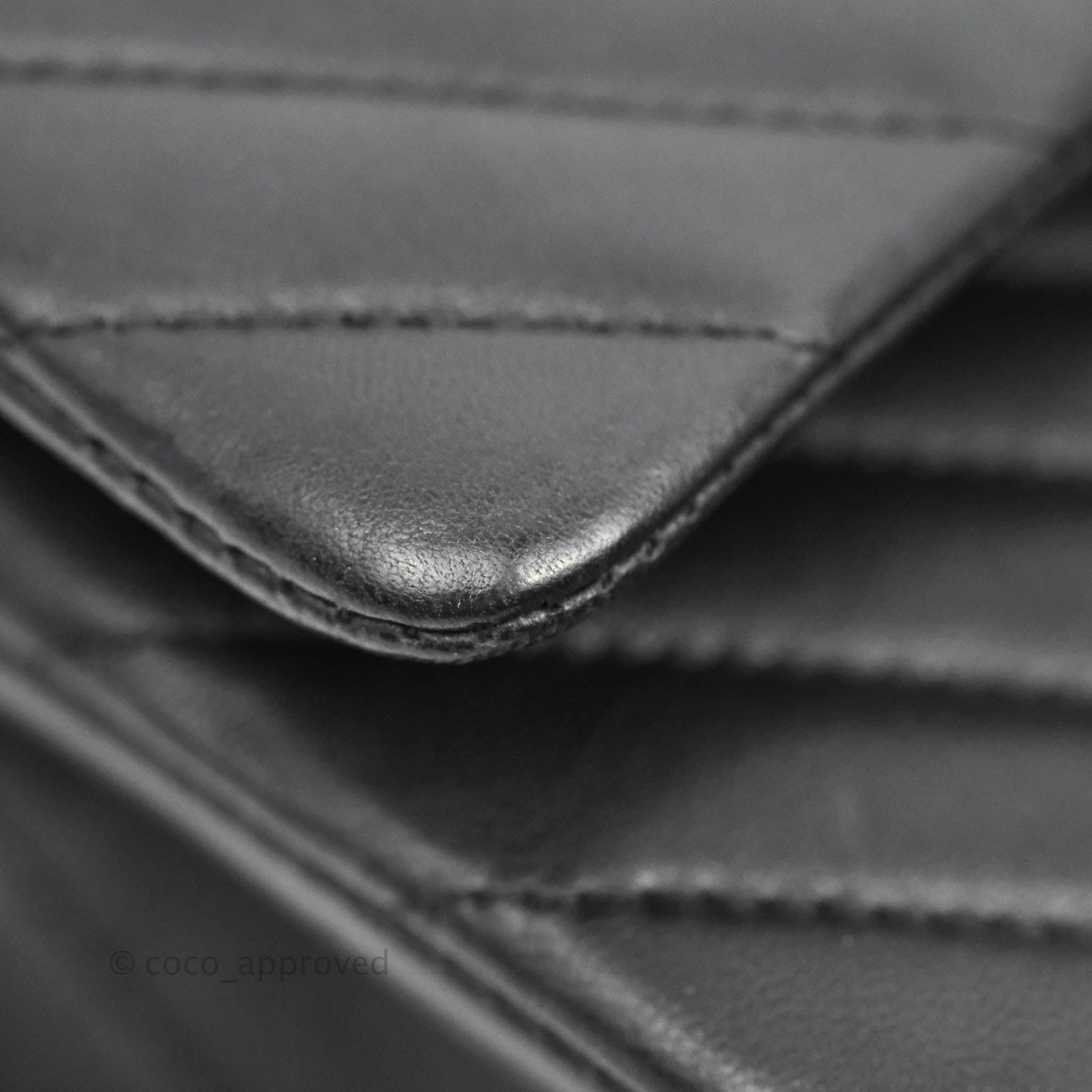 Chanel Classic Chevron M/L Medium Double Flap So Black Lambskin Bag - Luxury Designer Handbag for Women, Perfect for Evening Events & Special Occasions