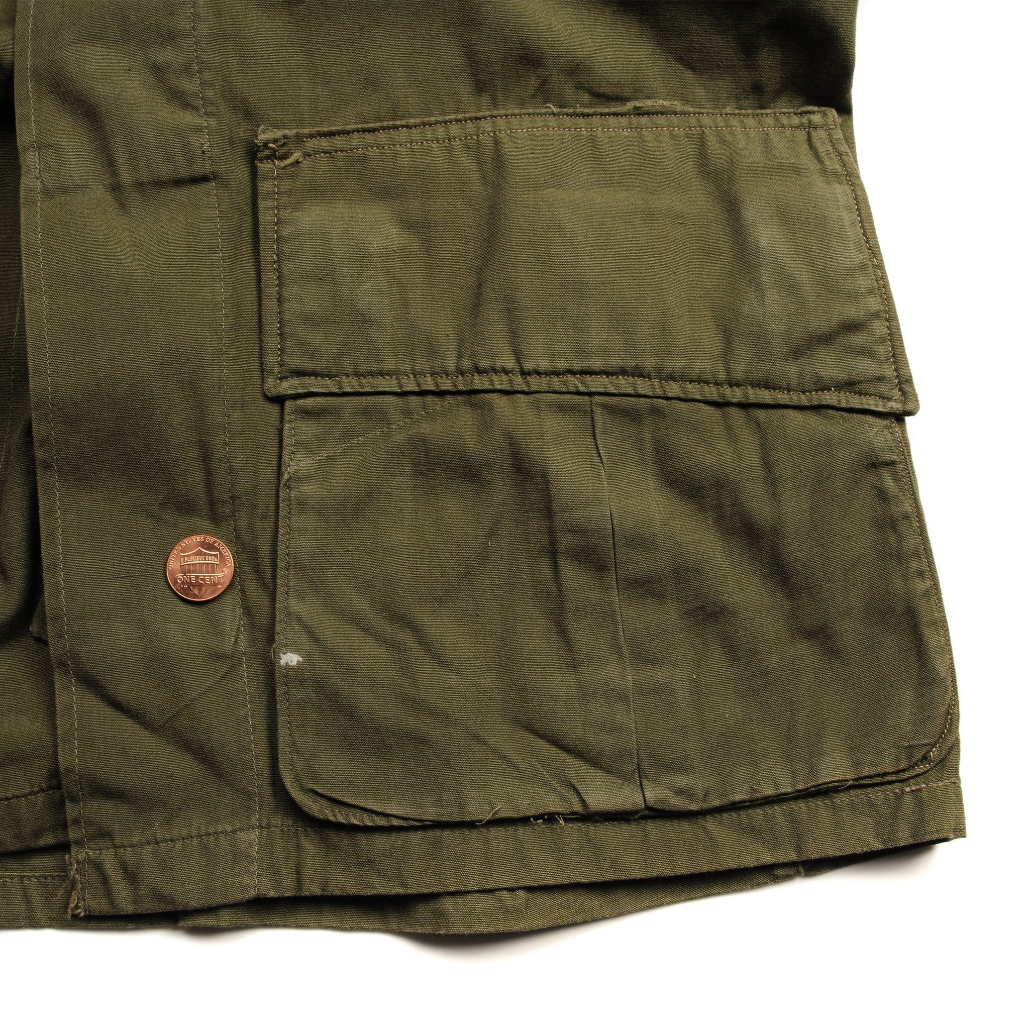 Authentic US Army Tropical Combat Jacket 2nd Pattern 1966 - Vietnam War Military Gear with ARVN Special Forces, South Vietnamese Regional Forces, MACV & Infantry Patches - Size Medium Short - Perfect for Reenactments, Collecting & Historical Displays