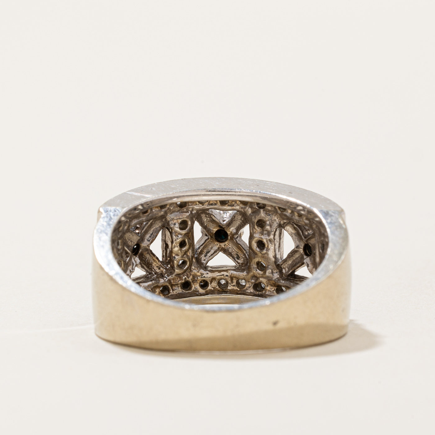 Elegant Black & White Diamond Cocktail Ring - 0.09ctw to 0.32ctw - Size 6.5 - Perfect for Evening Parties, Weddings & Special Occasions