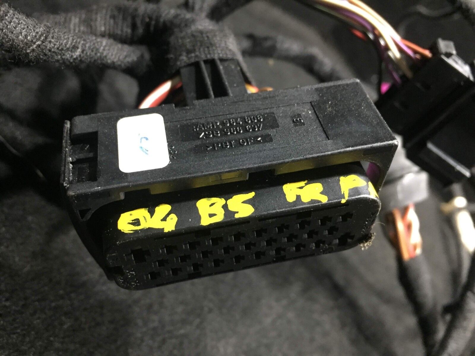02 03 04 05 Volkswagen Passat Right Front Door Wiring Harness OEM D23 - Replacement for Damaged Wires, Car Electrical System Repair, DIY Auto Maintenance