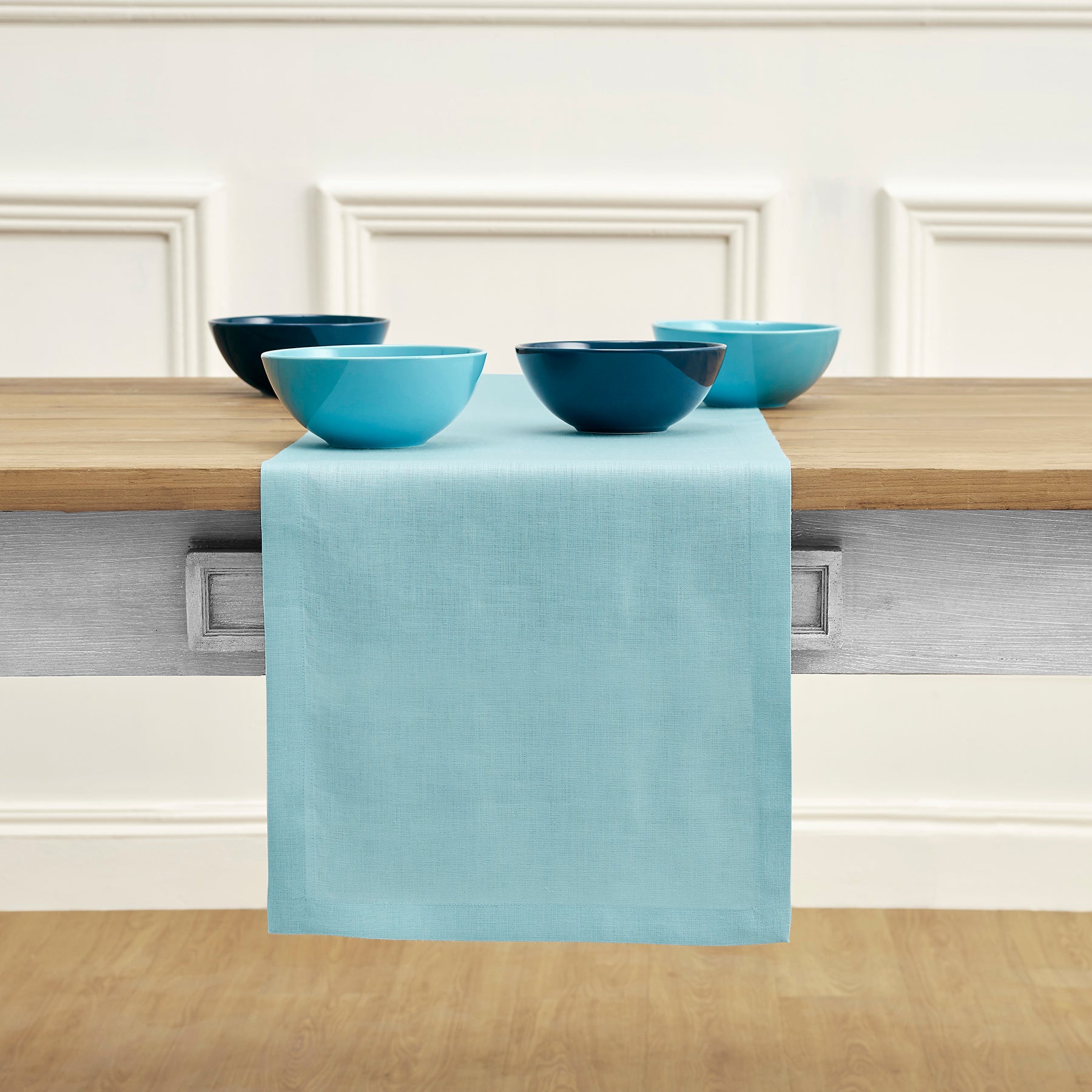 Elegant Fete Table Runner for Weddings, Parties & Events - Premium Decorative Dining Table Cover for Home & Restaurant Decor