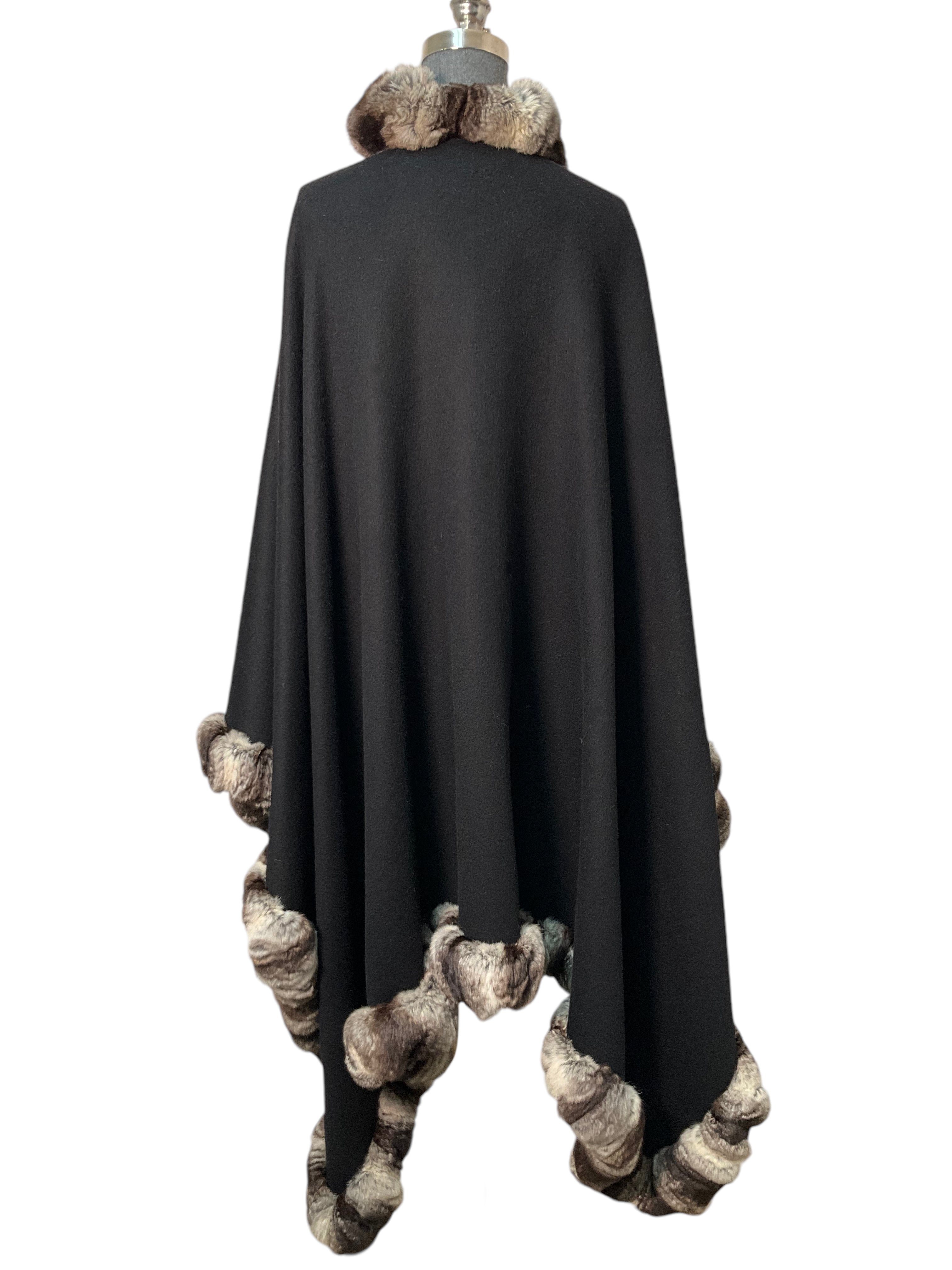 LORO PIANA Luxury Cashmere and Chinchilla Oversized Cape - Women's Winter Fashion Wrap for Evening Events & Special Occasions
