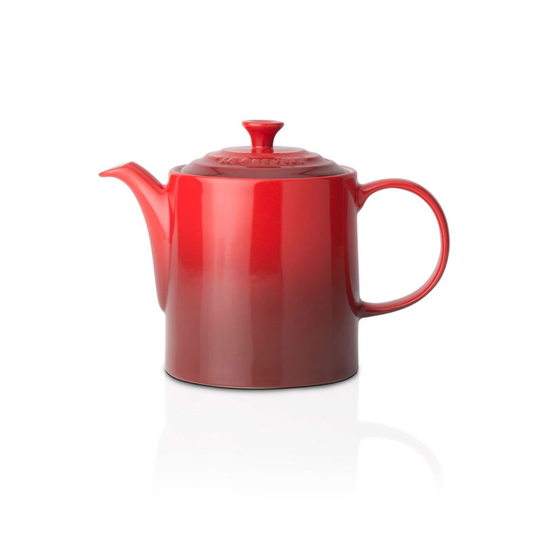 Le Creuset 1.3 Litre Grand Teapot in Cerise Red - Premium Cast Iron Teapot for Tea Lovers, Perfect for Home, Office & Afternoon Tea Parties