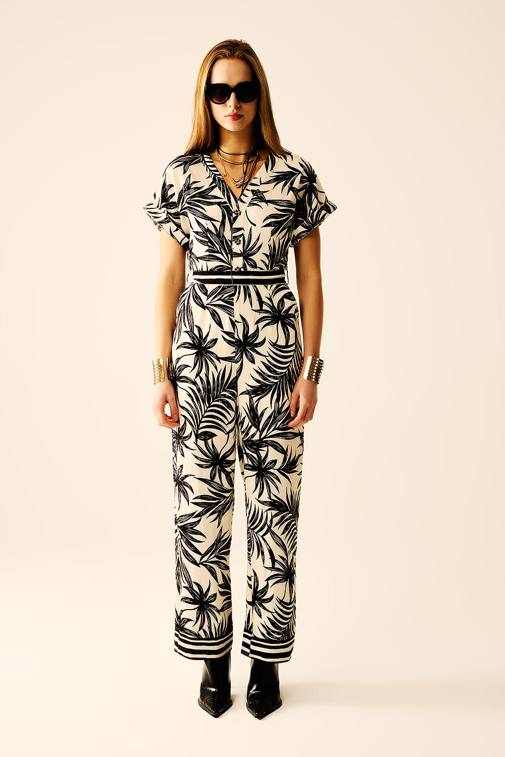 Black and White Tropical Print Short Sleeve Jumpsuit - Women's Casual Summer Outfit for Beach Vacation & Outdoor Activities