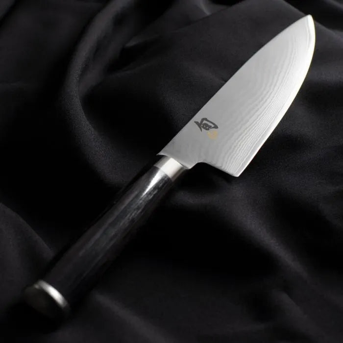 Shun DM0706 Classic 8-Inch Chef's Knife - Premium Japanese Kitchen Knife for Professional Chefs & Home Cooking - Perfect for Slicing, Dicing & Chopping Vegetables, Meat & Fish