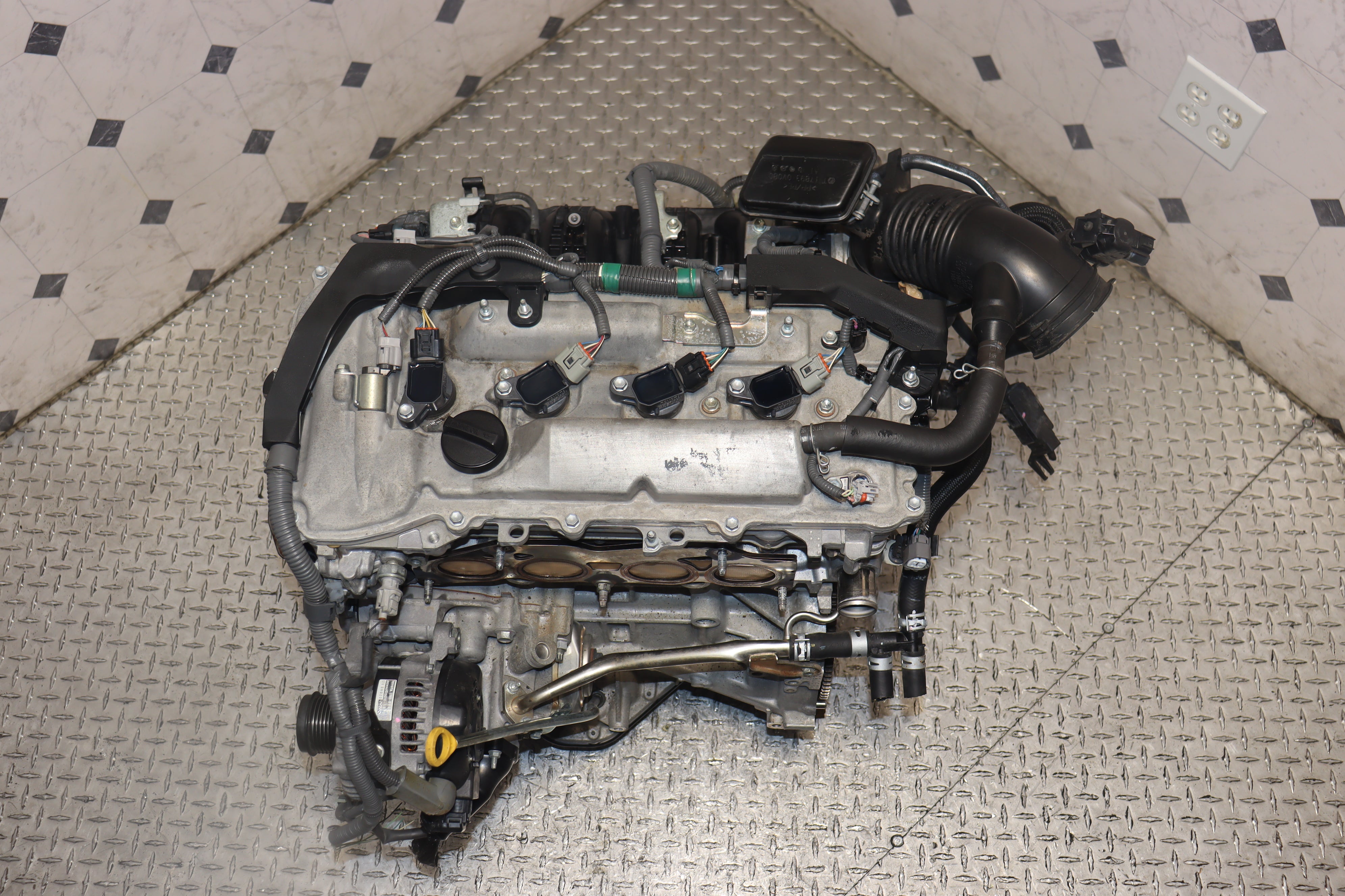 JDM Toyota 2AR-FE 2.5L 4-Cylinder DOHC Engine for 2010-2017 Camry - High Performance Replacement Motor for Daily Driving & Racing Applications