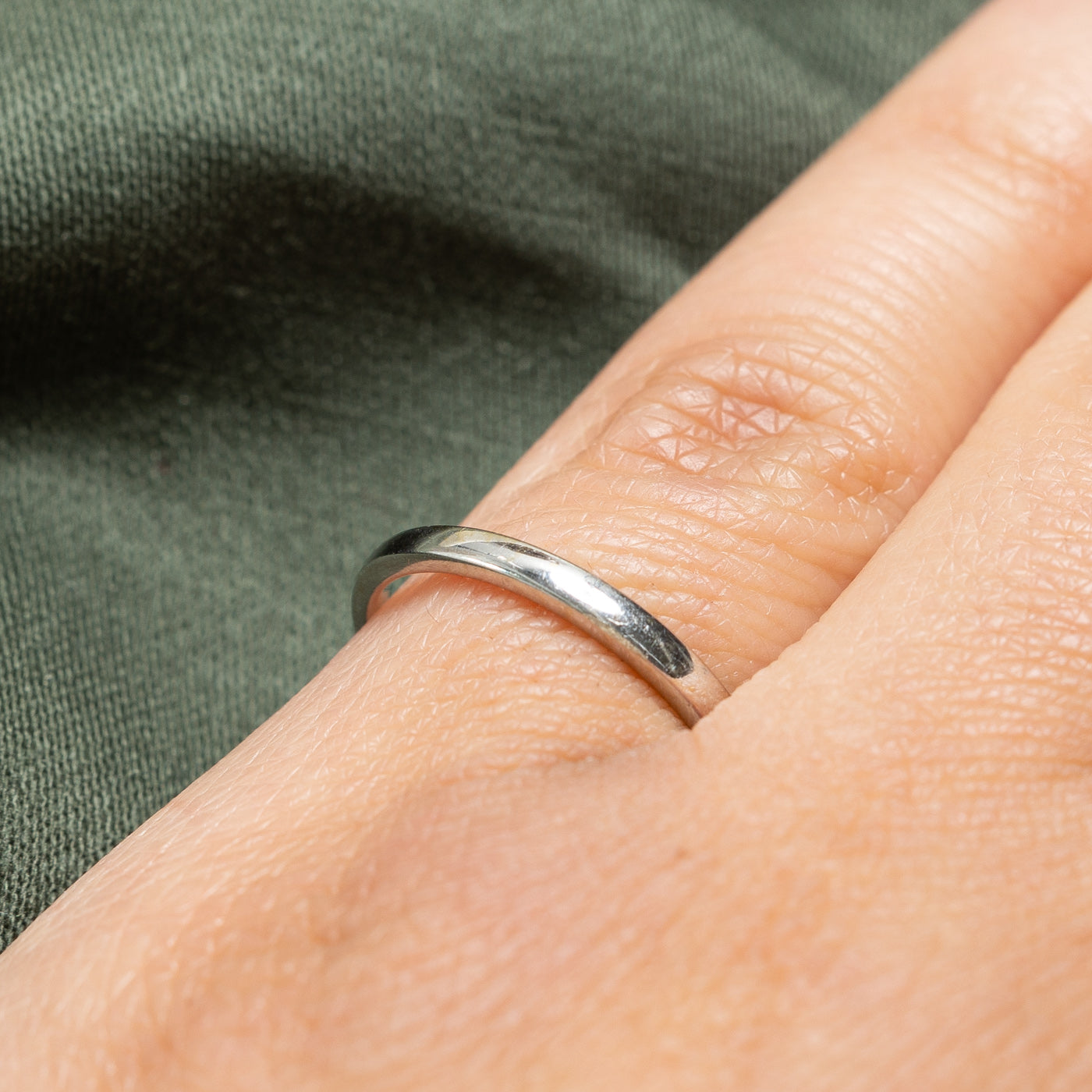 18K White Gold Wedding Band for Women - 2.00mm Thin Comfort Fit Ring - Size 6 - Perfect for Engagement, Anniversary & Bridal Jewelry Gifts