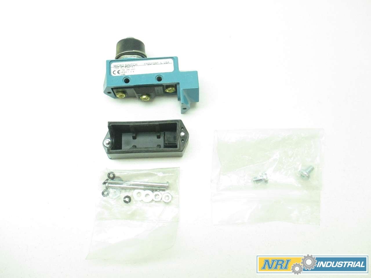 Honeywell BZE6-2RN Micro Switch 240V AC 1.5A Limit Switch D498763 - Perfect for Industrial Automation, HVAC Systems, and Appliance Safety Controls
