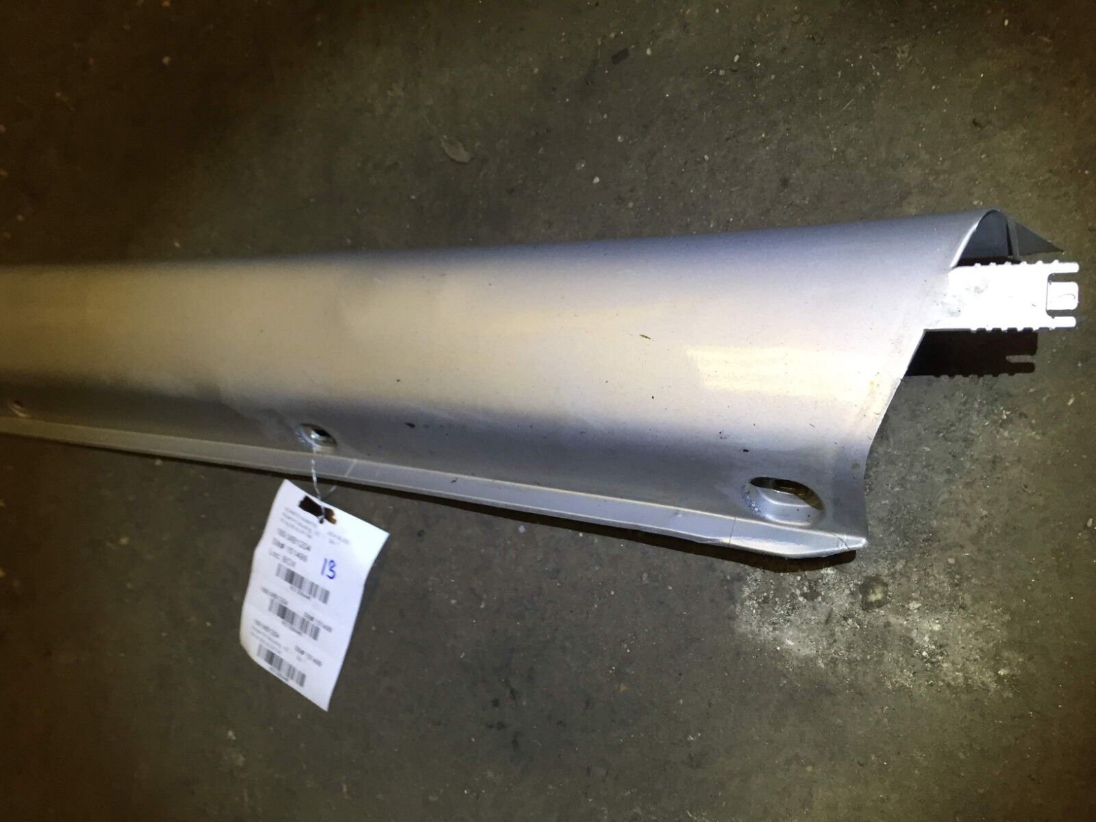 Genuine OEM Mercedes ML350 Right Passenger Side Rocker Panel Molding 2000-2005 - Perfect for Replacement & Car Body Restoration | Fits W163 Models