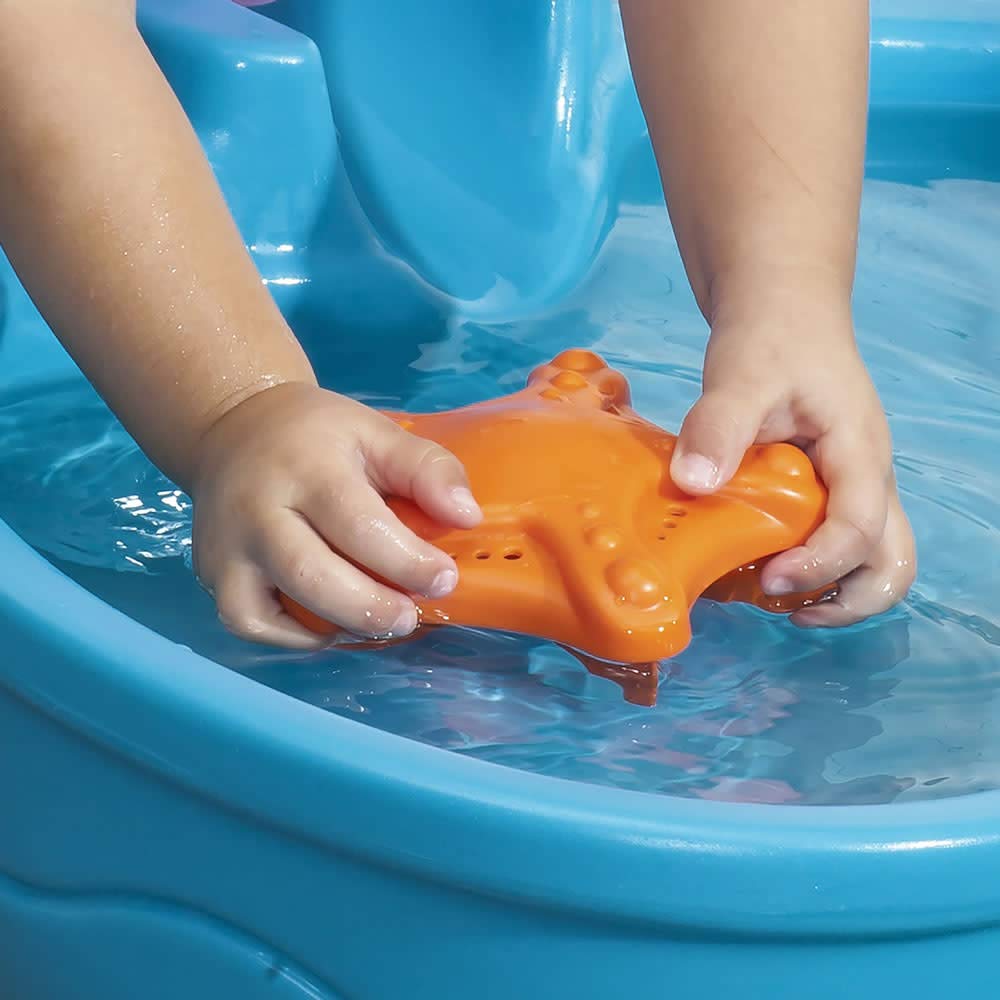 Step2 Spill & Splash Seaway Water Table - Kids Outdoor Water & Sand Sensory Play Set with Umbrella - 11-Piece Summer Activity Toy for Toddlers 1.5+ Years - Perfect for Backyard Fun, Sensory Development & Outdoor Playtime