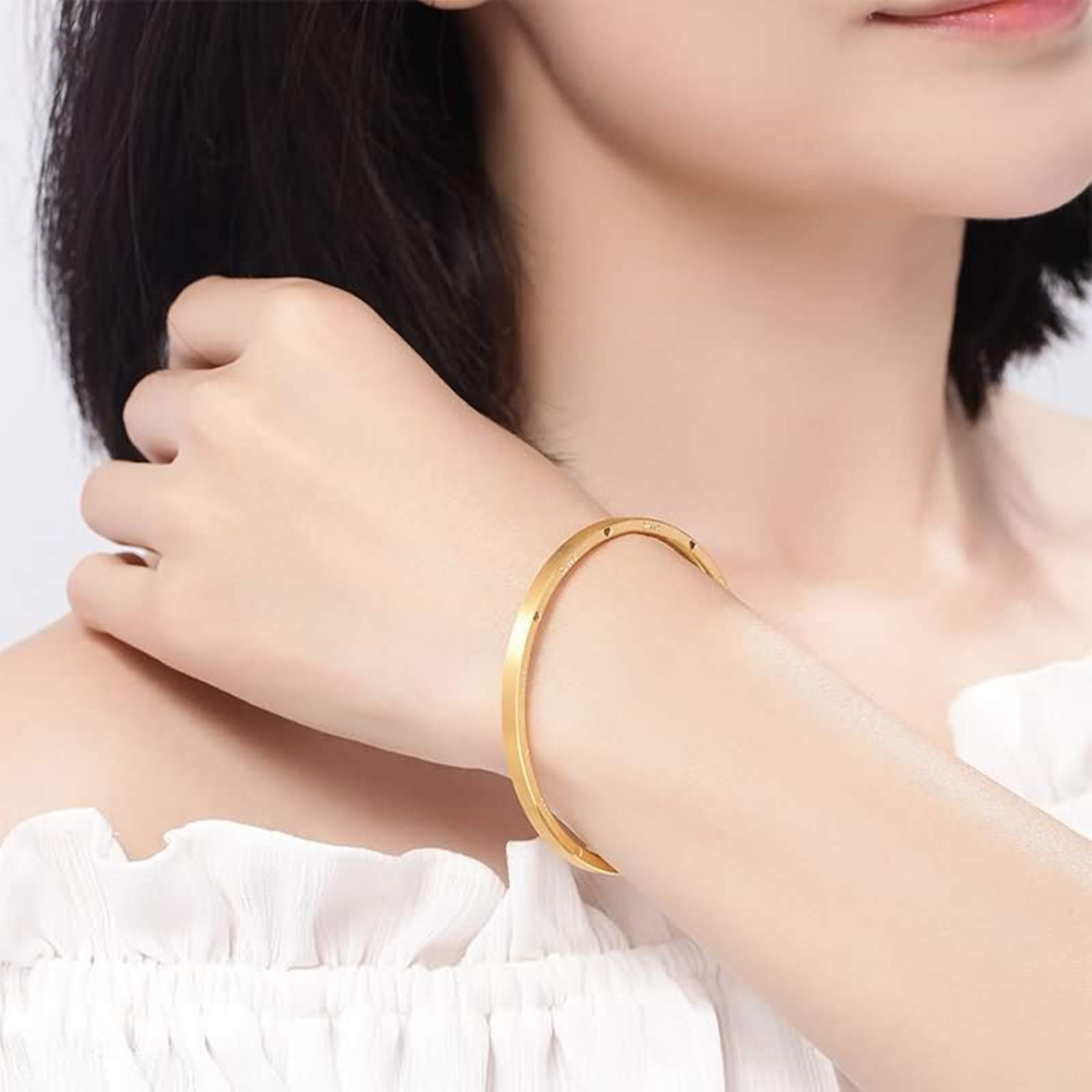 18K Yellow Gold Engraved Bangle Bracelet for Women - Personalized Random Pattern Jewelry Gift for Anniversary, Birthday & Special Occasions