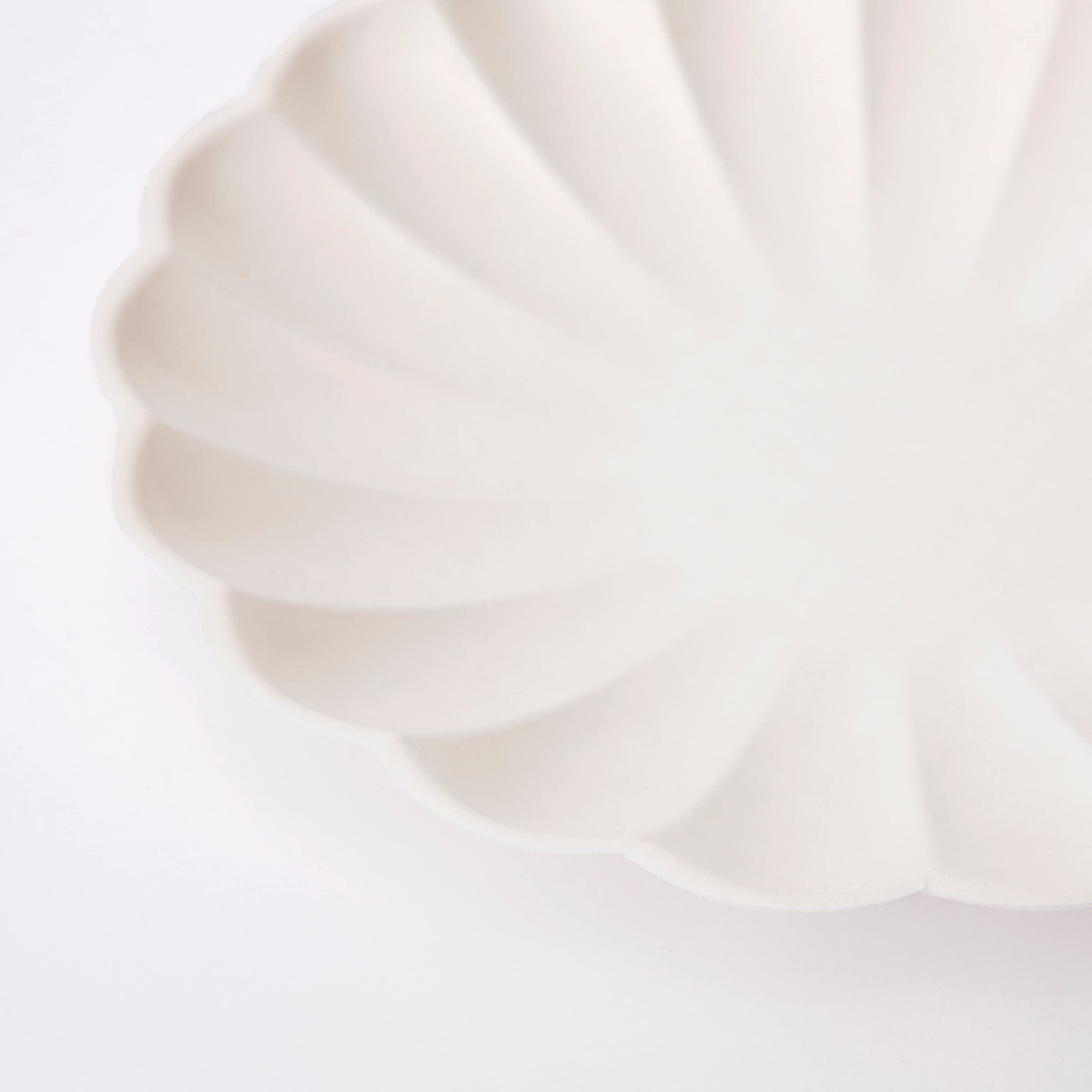 Eco-Friendly Compostable Party Plates - Pack of 8 Biodegradable Disposable Plates for Birthday, Wedding & Special Events - Perfect for Sustainable Celebrations & Outdoor Gatherings