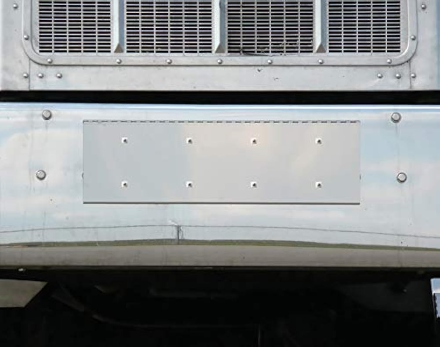 RoadWorks Stainless Steel Hinged Tow Pin Cover with Holes for Dual License Plates - Fits Peterbilt 379 Truck Model 30172 | Durable Rust-Proof Protection for Semi-Truck Towing Accessories