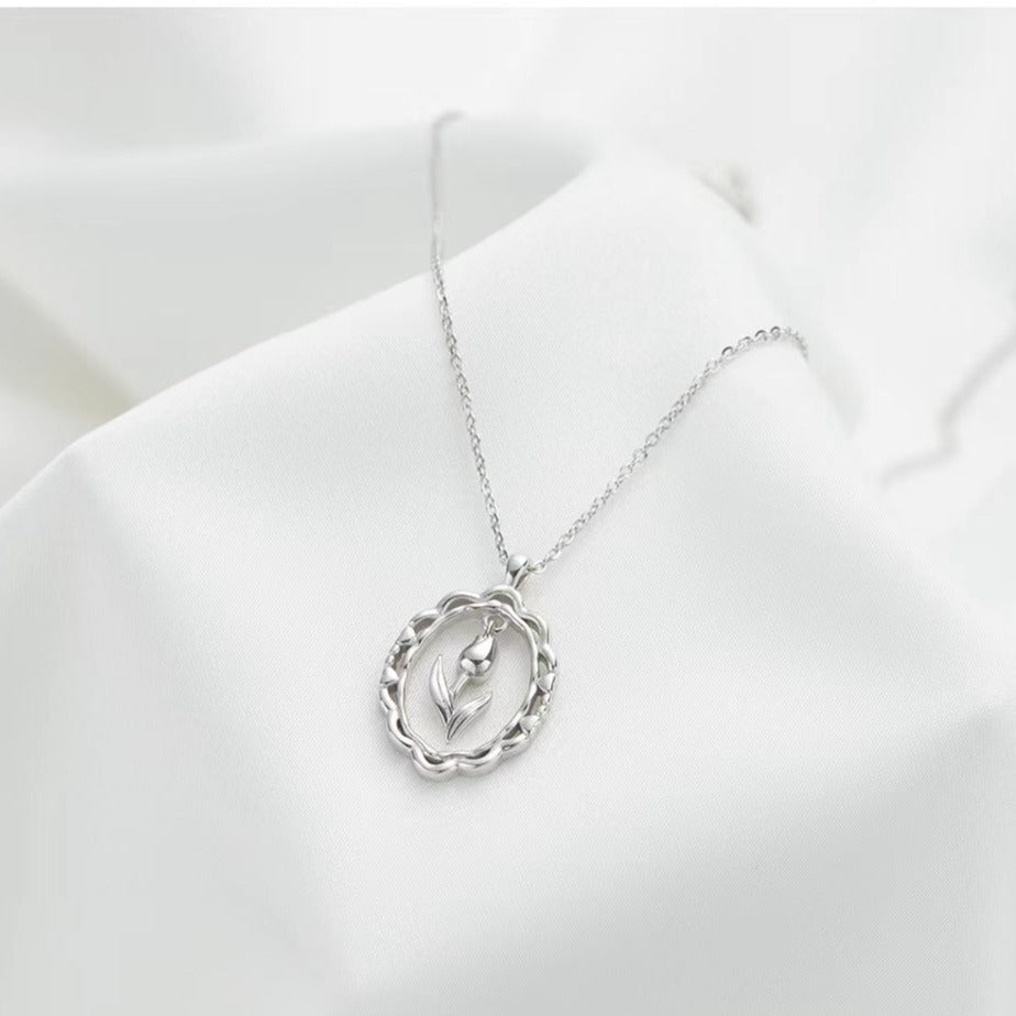 Elegant Tulip Flower Pendant Necklace for Women - 18K Gold Plated Chain Jewelry Gift for Mother's Day, Anniversary & Valentine's Day | Perfect for Parties, Weddings & Everyday Wear | SX268