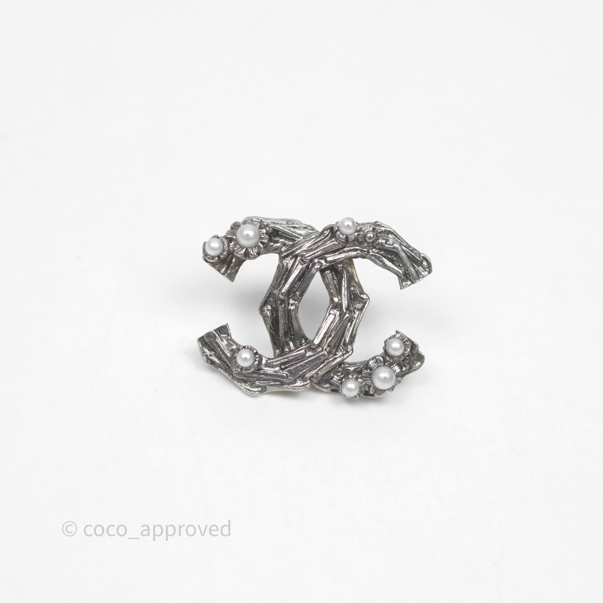 Chanel CC Pearl Earrings in Ruthenium Tone - Luxury Fashion Jewelry for Women | Perfect for Parties, Weddings & Special Occasions