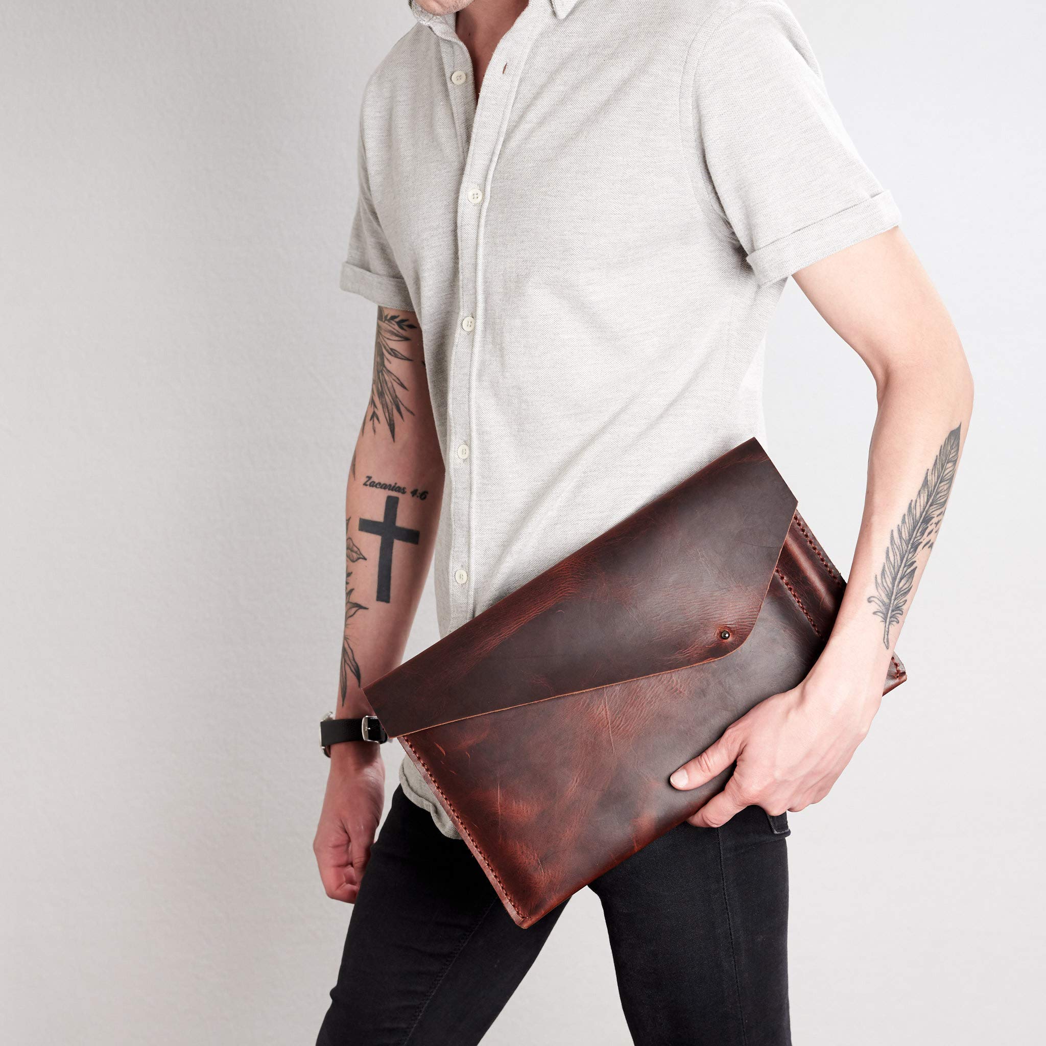 Premium reMarkable 2 Tablet Case - Handmade Red Brown Leather Folio Cover with Marker Holder | Protective Sleeve for E-ink Digital Paper | Perfect Gift for Men | Ideal for Business Professionals & Students