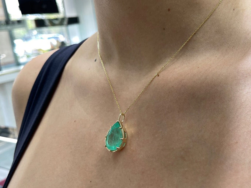 16.15ct 14K Gold Pear Cut Spring Green Emerald Pendant Necklace - 8 Prong Claw Setting, Elegant Teardrop Jewelry for Weddings, Parties & Special Occasions