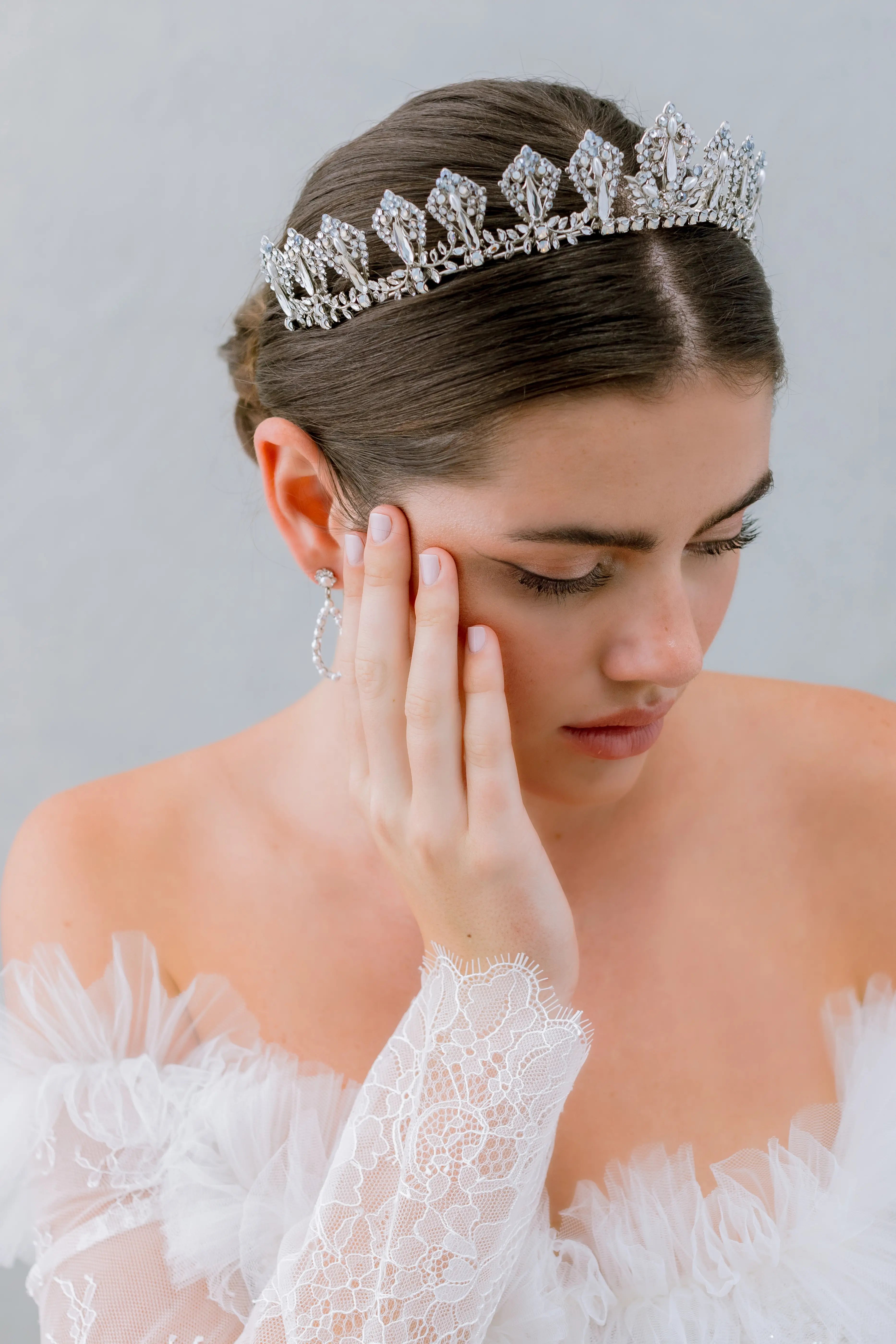 Nicolette Crown - Elegant Rhinestone Tiara for Women, Bridal Headpiece, Prom Queen Accessory, Pageant Jewelry - Perfect for Weddings, Parties, and Special Occasions