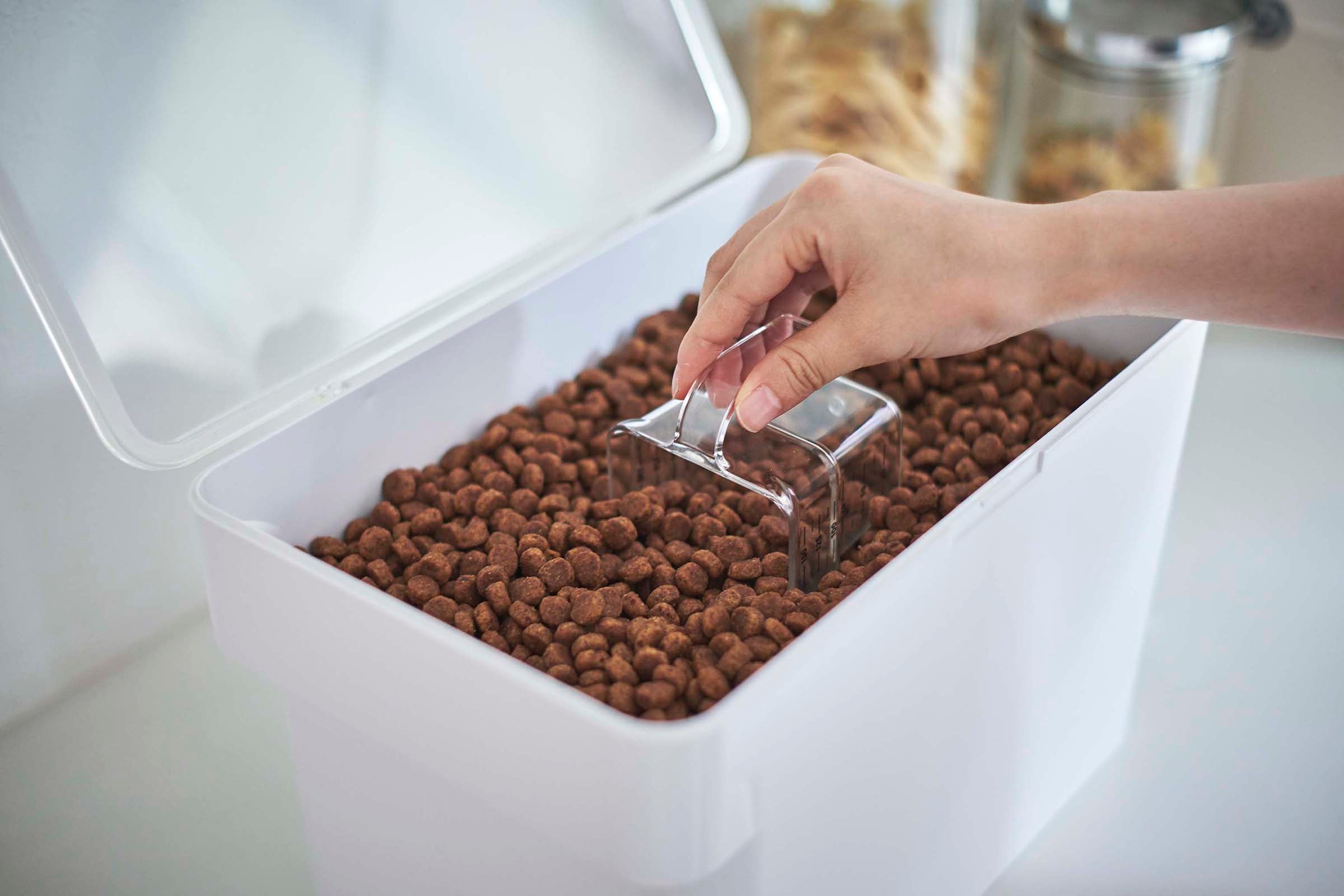 Airtight Pet Food Storage Container - Keep Dry Food Fresh - Available in 3 Sizes (5lb, 10lb, 20lb) - Perfect for Dog, Cat & Pet Food Storage at Home or Travel