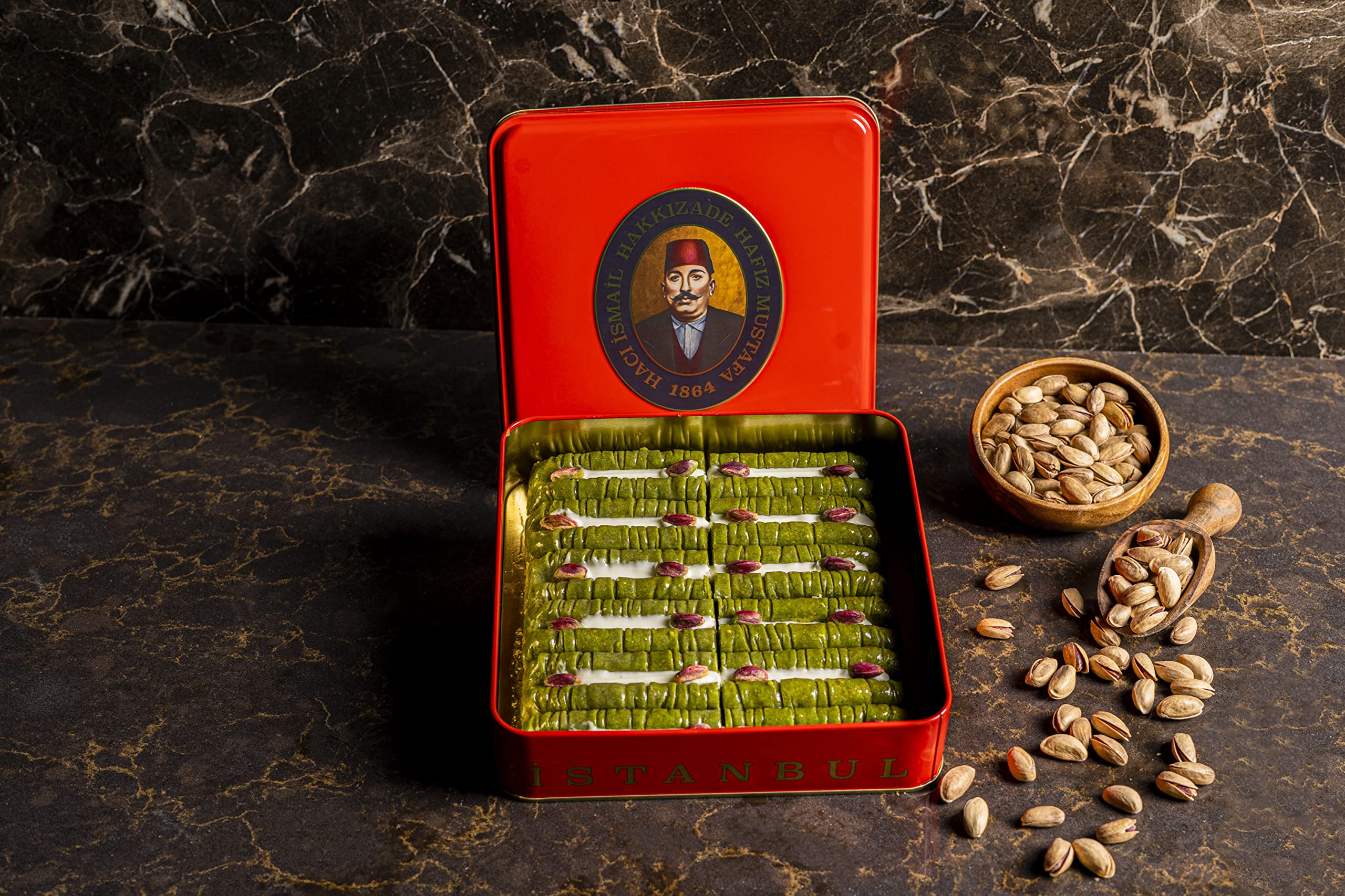Premium Hafiz Mustafa 1864 Istanbul Baklava Pastry Gift Box - Authentic Turkish Baklava Dessert with Fresh Phyllo Dough, Pistachios, Hazelnuts & Walnuts - Perfect for Birthdays, Christmas Gifts, Dinner Parties & Turkish Cuisine Lovers
