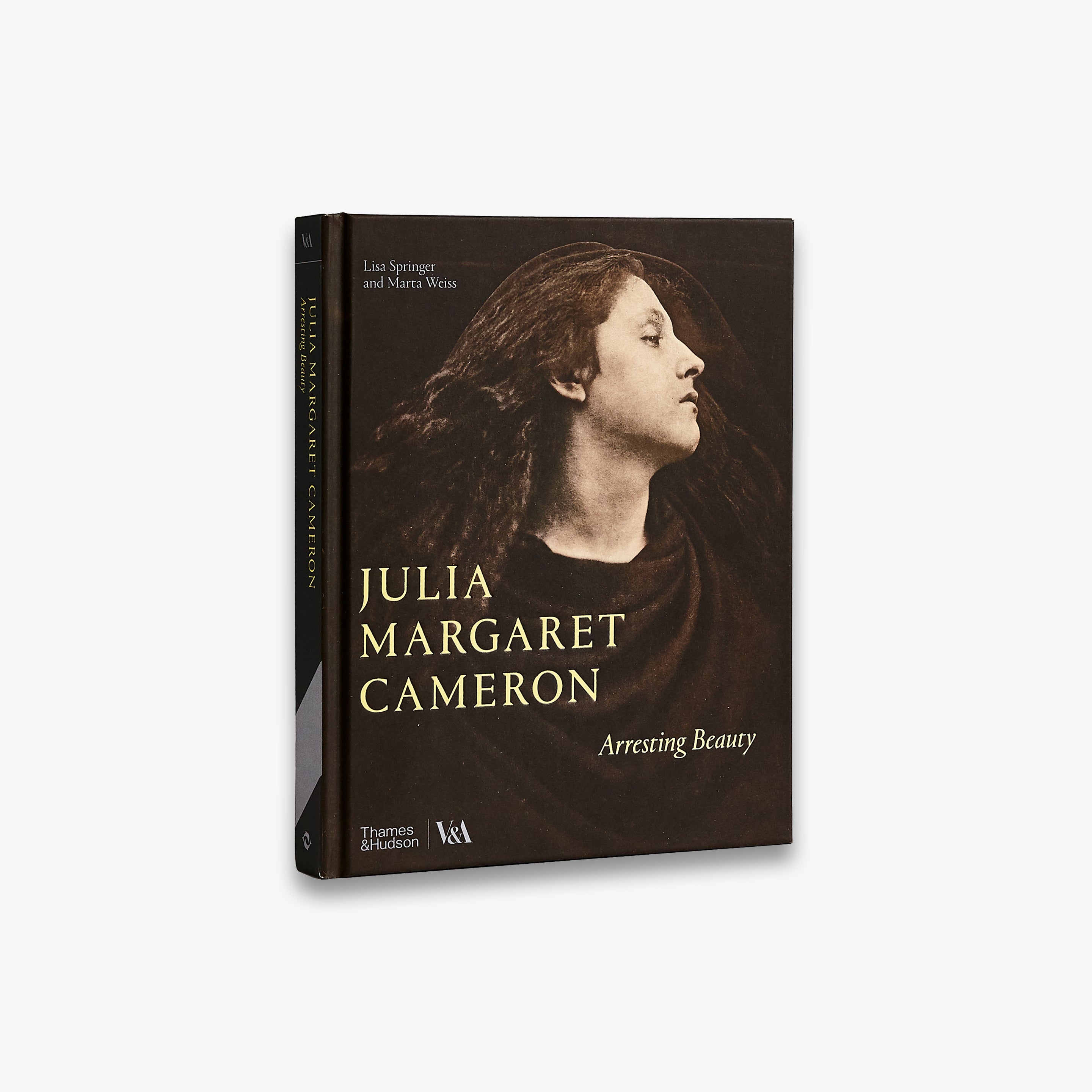 Julia Margaret Cameron – Arresting Beauty Photography Book | Victoria and Albert Museum Collection | Perfect for Art Lovers & Photography Enthusiasts