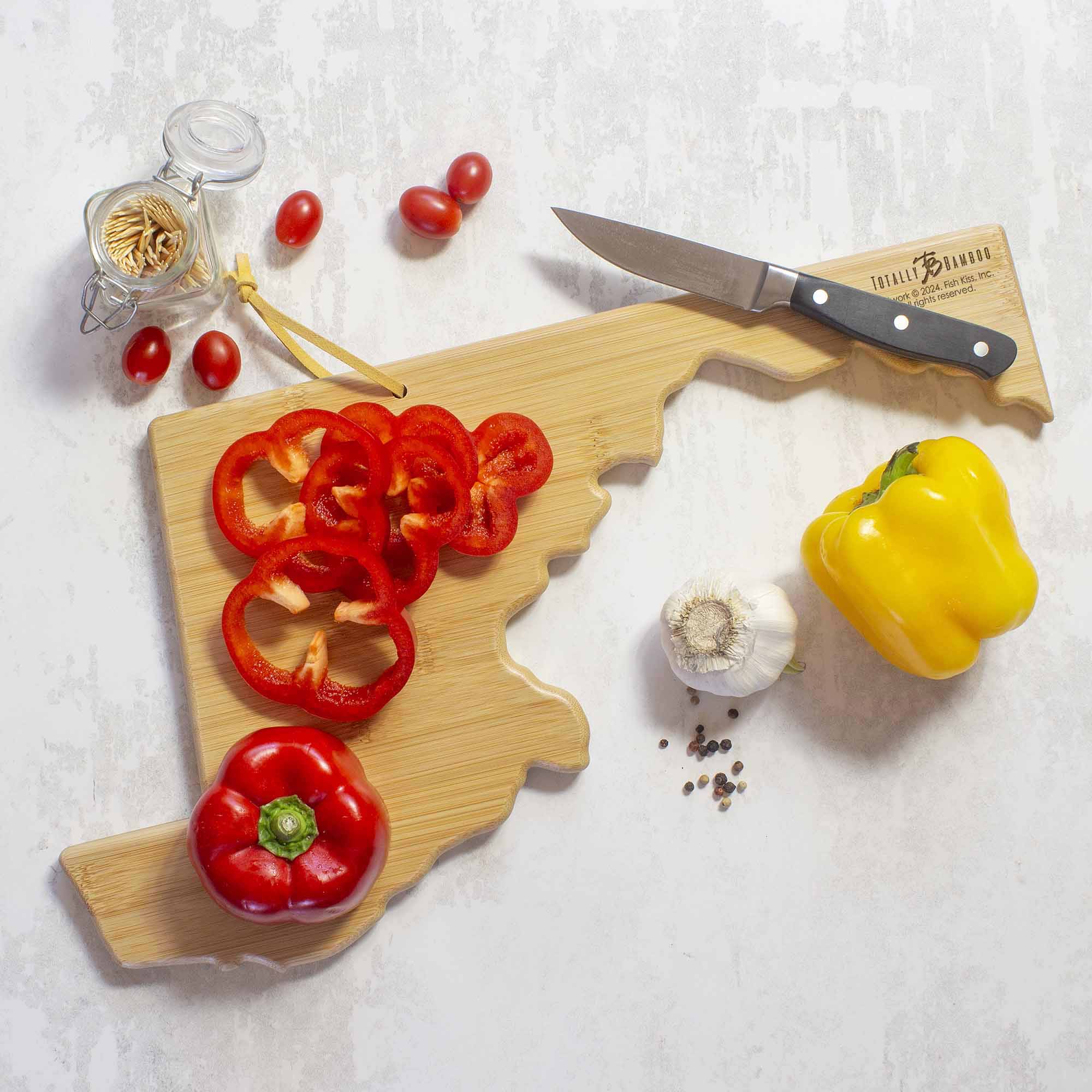 Premium Maryland-Themed Wooden Cutting Board with Fish Kiss™ Artwork - Perfect for Kitchen Prep, Charcuterie Boards & Home Decor Gifts