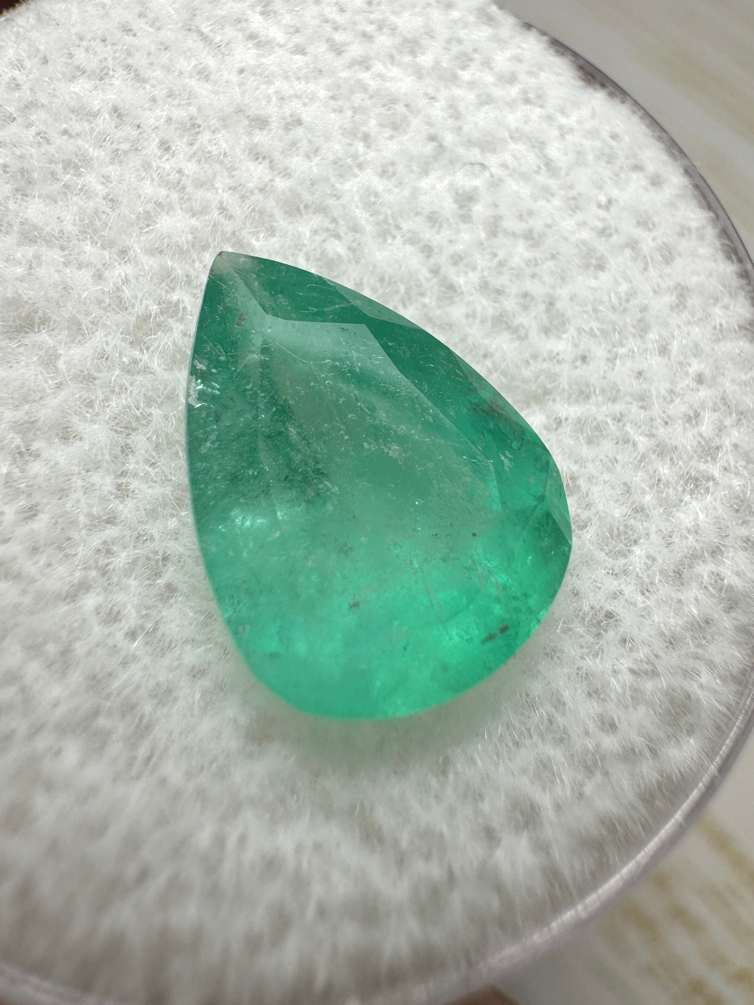 3.0 Carat Natural Colombian Emerald Pear Cut Loose Gemstone - Bluish Green Chunky Stone for Jewelry Making, Engagement Rings & Luxury Gifts