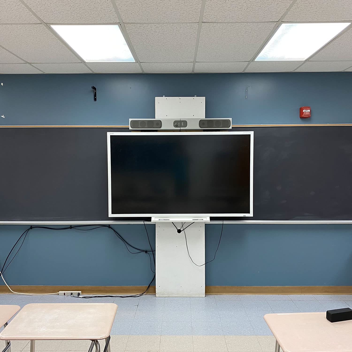 Whiteboard Resurfacing Kit - 4'x16' Whiteboard & Chalkboard Refinishing Solution - Restore Any Board Surface - Think Board Resurfacing for Classrooms, Offices & Home Use