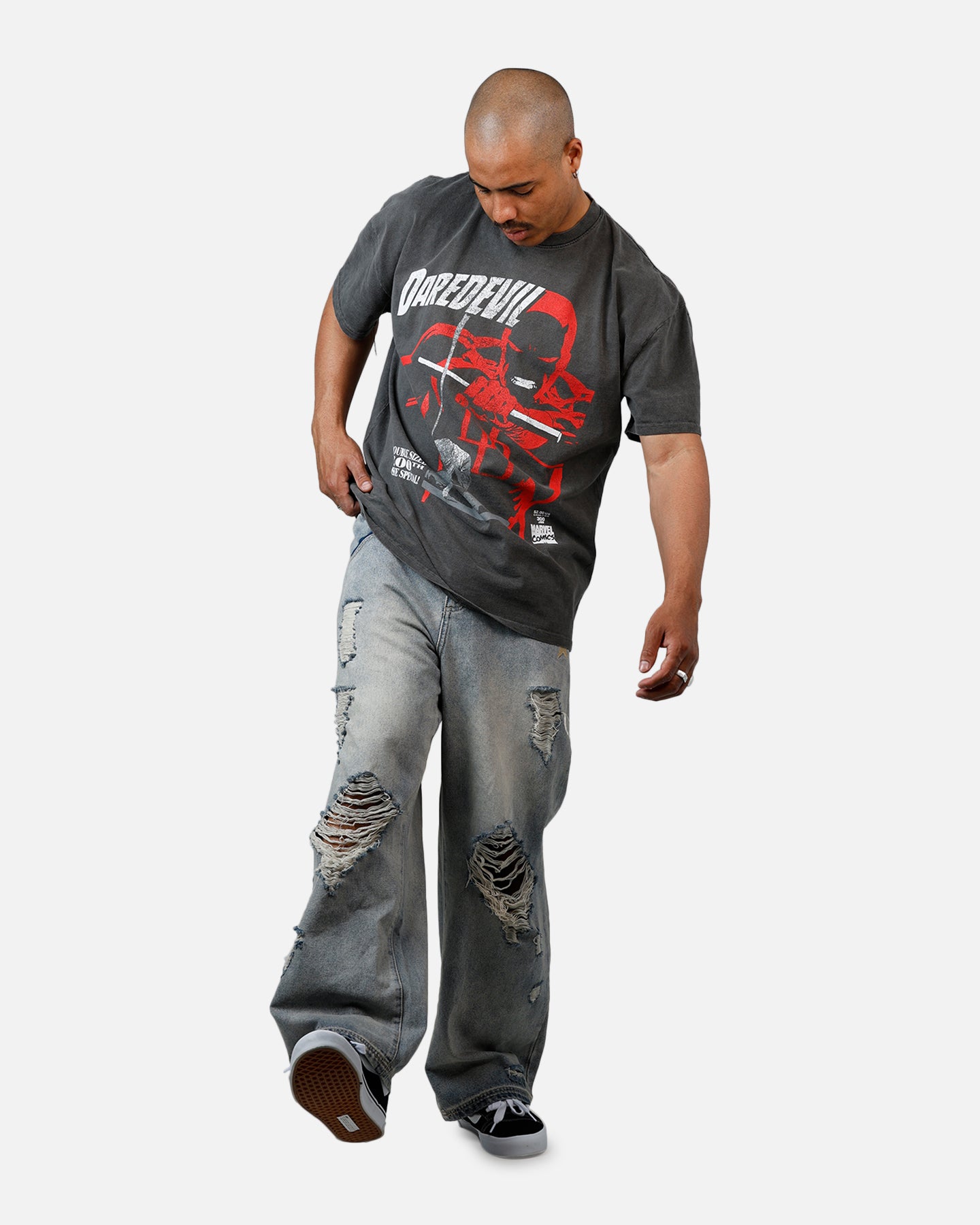 Marvel Daredevil Comic Heavyweight T-Shirt for Men - Black Washed Cotton Tee - Superhero Graphic Shirt for Cosplay, Comic Con & Casual Wear