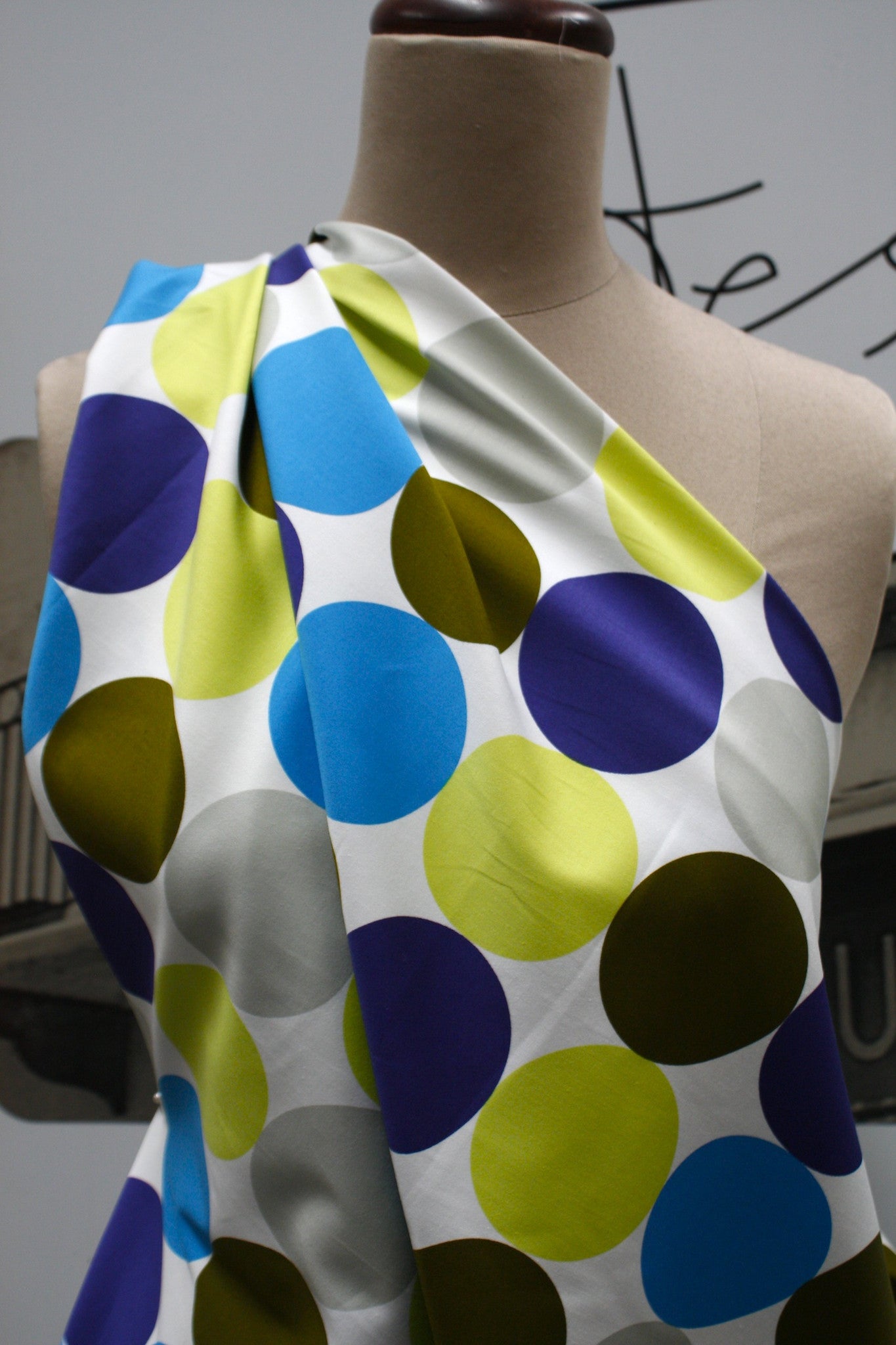 Big Spot Look - Trendy Women's Fashion Tops for Casual Wear & Night Out