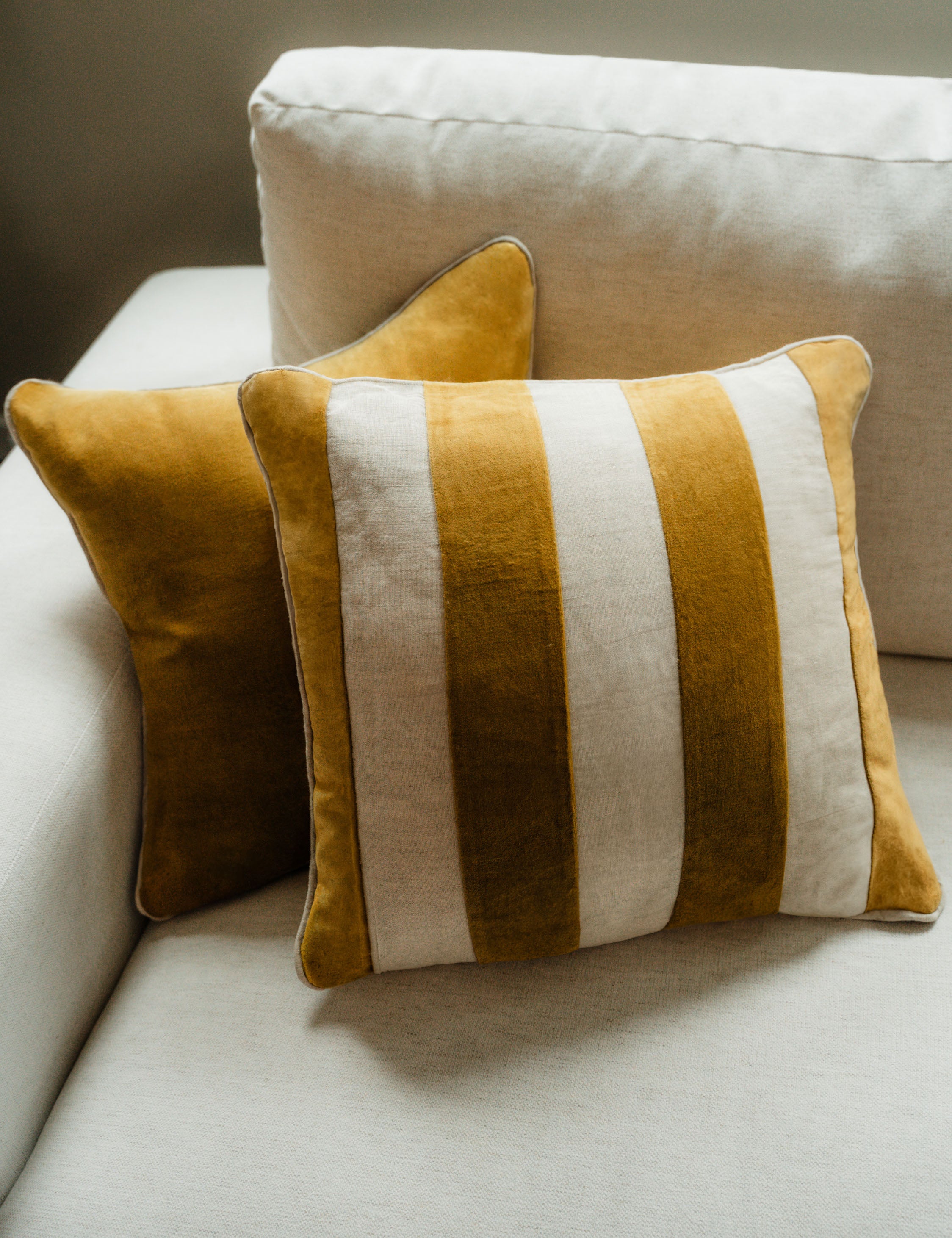 Borroto Velvet Stripe Pillow - Soft Decorative Throw Cushion for Sofa, Bed & Home Decor - Perfect for Living Room, Bedroom & Cozy Spaces