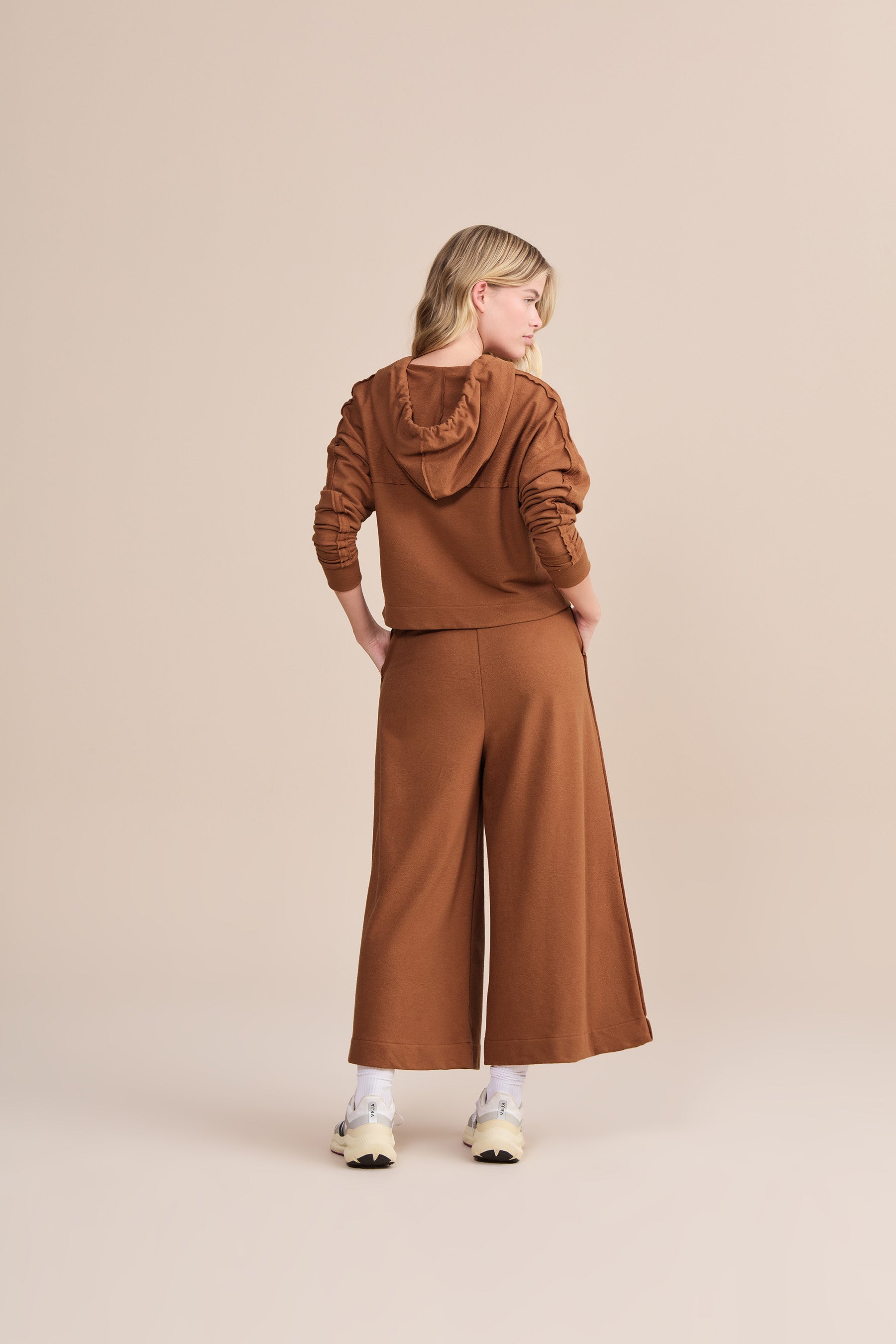 Soft Pure Cotton Sweatshirt for Women & Men - Cozy Casual Wear for Fall & Winter | Perfect for Lounge, Travel & Everyday Comfort