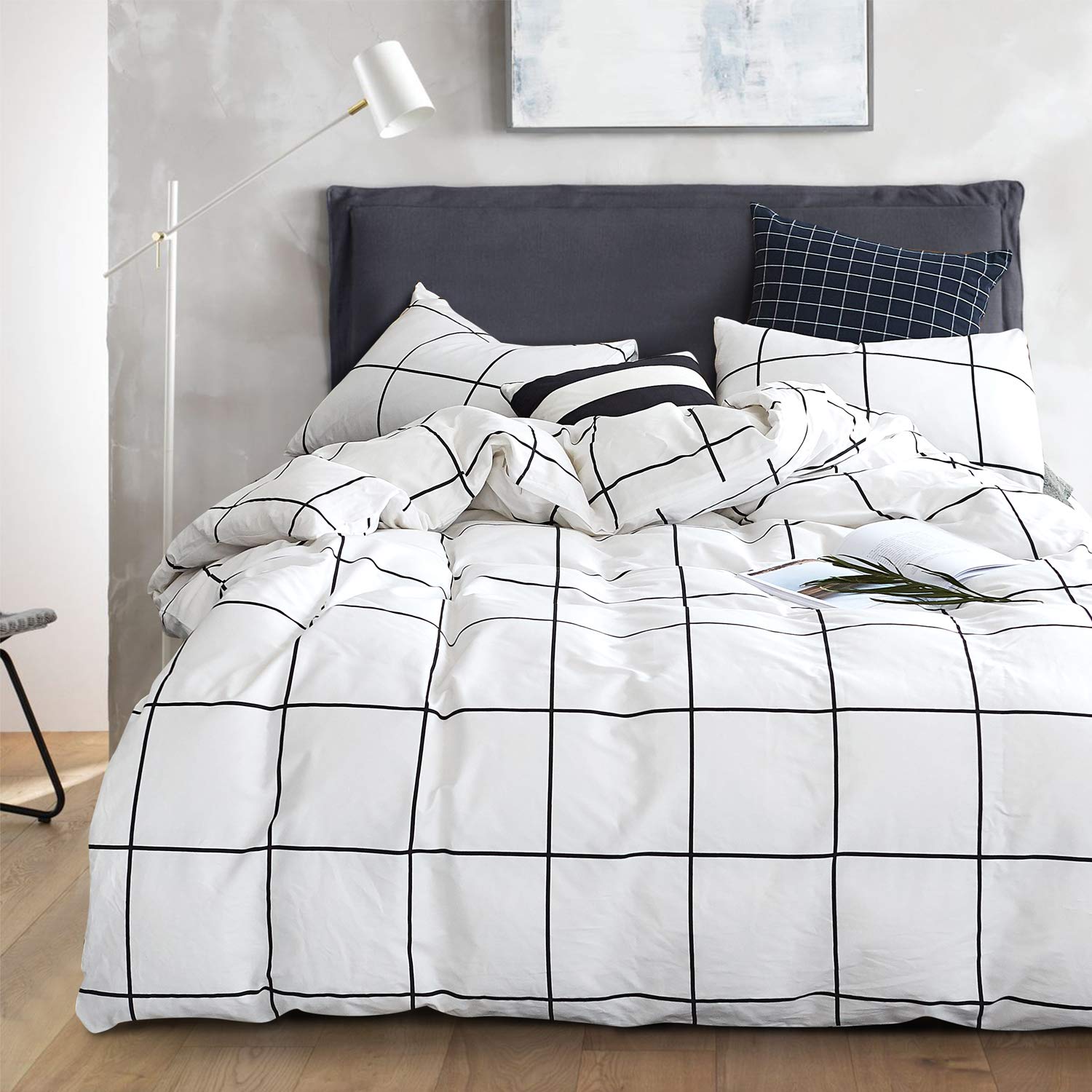 CLOTHKNOW White Plaid King Size Comforter Set - 3 Piece Soft Checkered Bedding with 2 Pillowcases | Cozy Winter Bedroom Decor for Master Bedroom & Guest Room