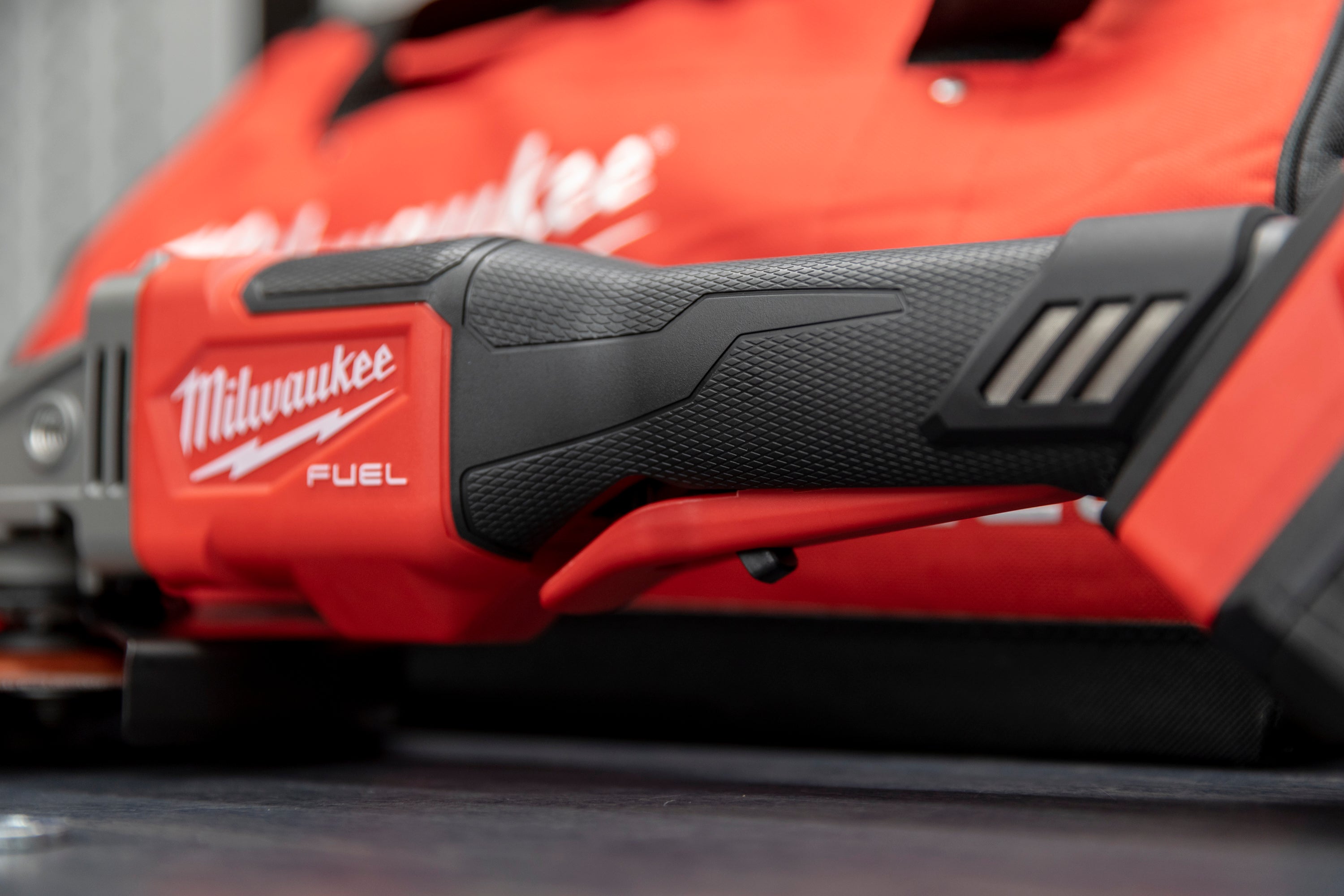 Milwaukee M18 FUEL 4-1/2