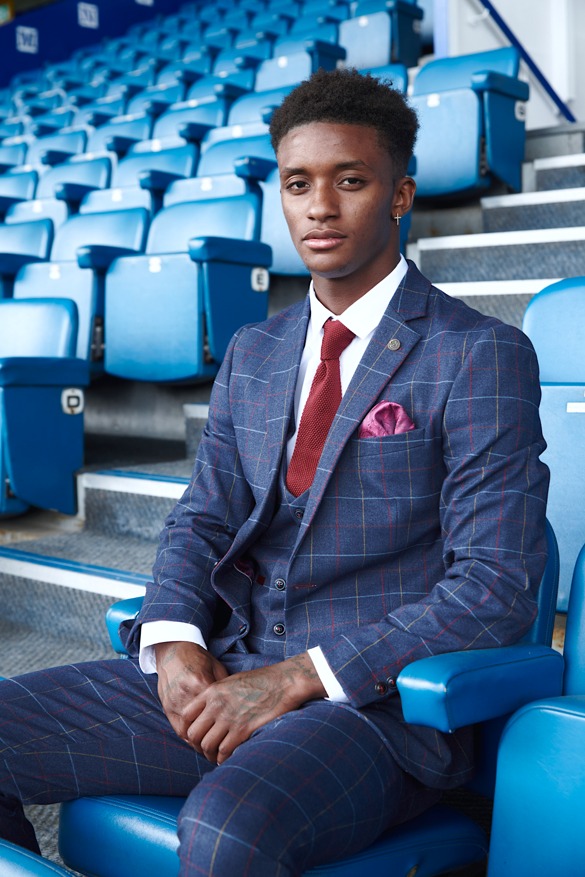 Everton FC Official Demarai Gray Drake Navy Suit - Men's Football Jersey for Matchday & Fan Wear - Perfect for Games, Parties & Gifting