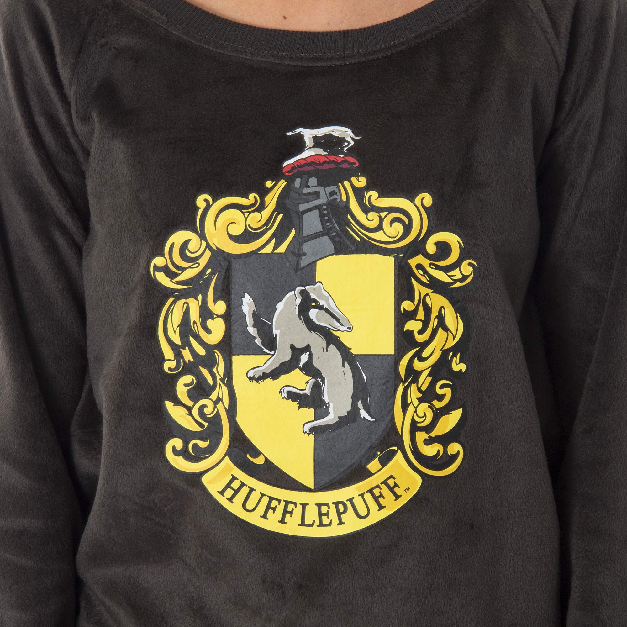 Harry Potter Hogwarts Castle House Crest Fleece Jogger Pajama Set for Kids - Gryffindor, Slytherin, Hufflepuff & Ravenclaw Styles | Cozy Sleepwear for Potter Fans & Themed Birthday Parties