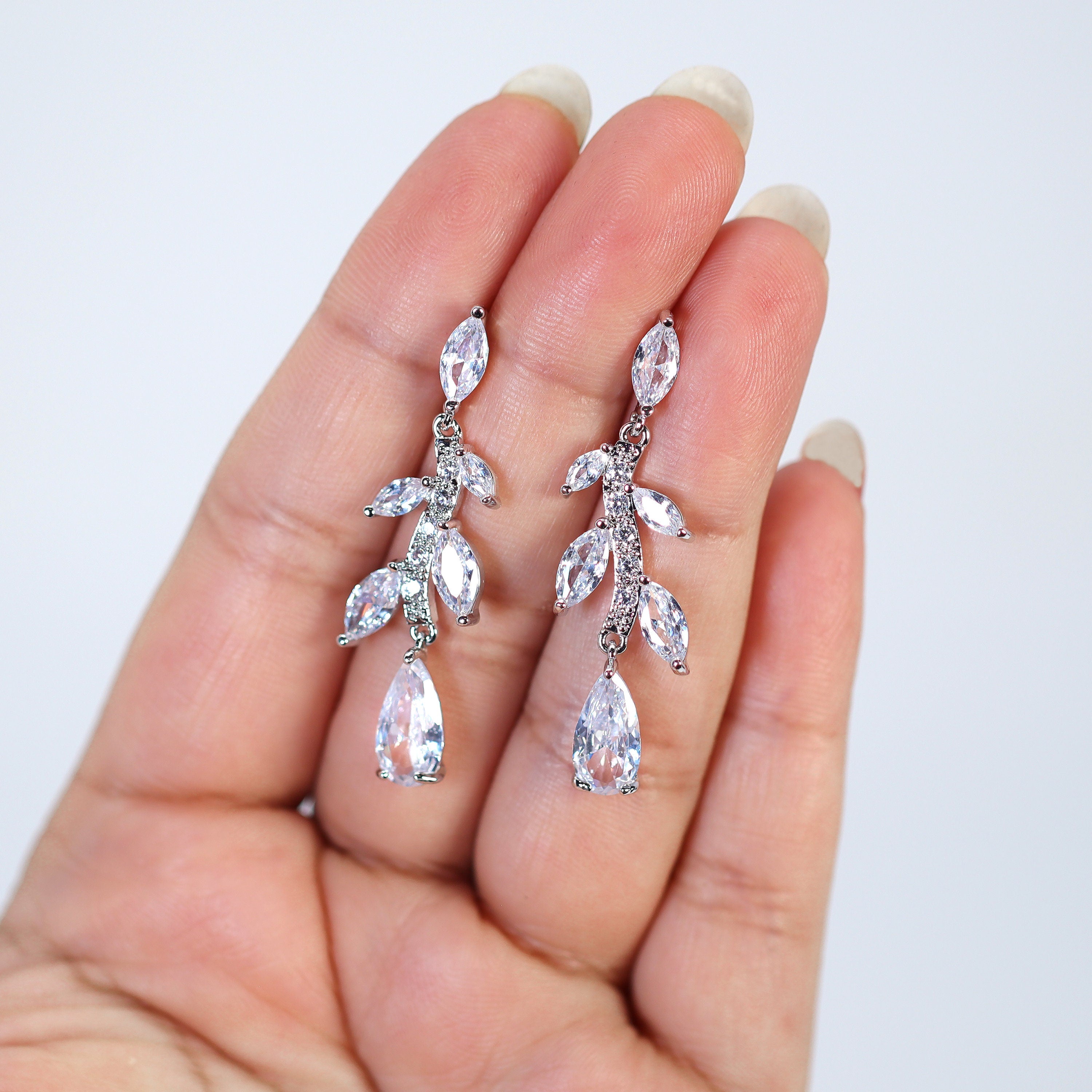Swarovski Crystal Vine Leaves Blooming Necklace Set - Elegant Bridal Jewelry with Matching Earrings, Long Statement Necklace & CZ Earrings for Wedding, Anniversary & Special Occasions