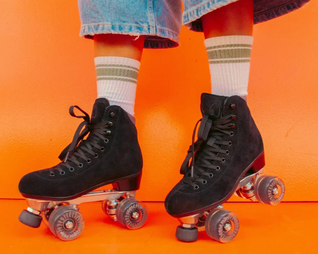 Chuffed Skates Wanderer Roller Skates for Women & Men - Premium Black Outdoor/Indoor Quad Roller Skates for Beginners & Pros - Perfect for Rink, Park, Street Skating & Fitness