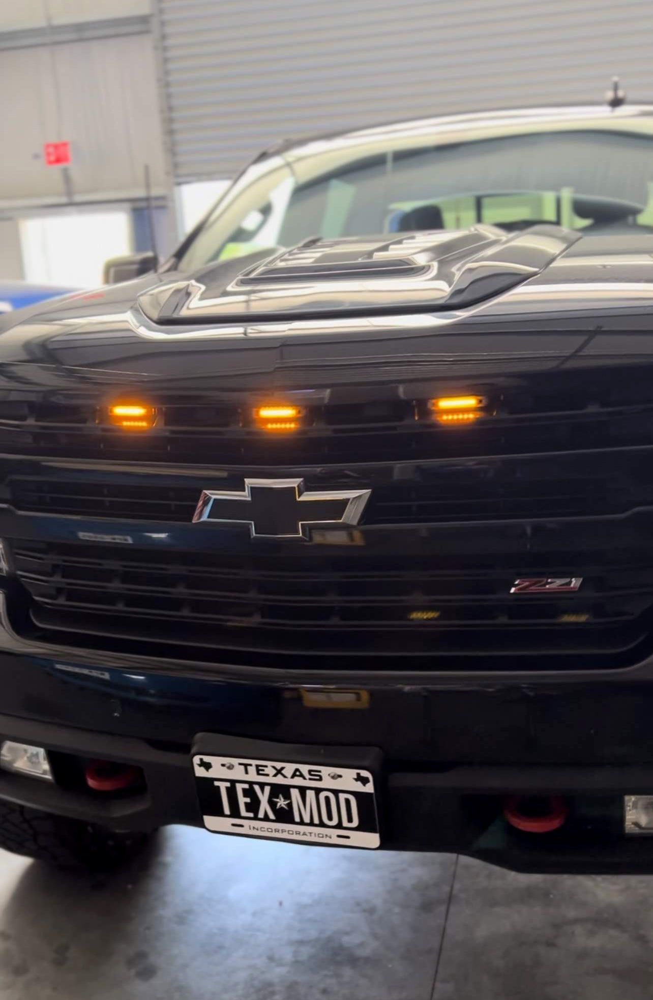3PCS Amber LED Center Grille Lights with Smoke Lens & Bracket - Compatible with 2019+ Chevy Silverado 1500/2500/3500 - Durable Off-Road Lighting for Trucks, SUVs & Jeeps - Perfect for Night Driving, Foggy Conditions & Off-Road Adventures