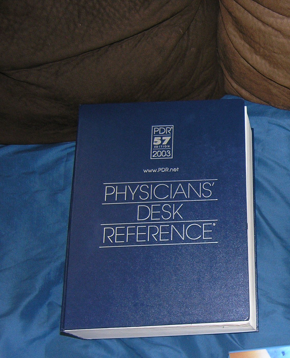 Physicians' Desk Reference (PDR) 2003 - Comprehensive Drug Guide for Healthcare Professionals | Essential Medical Reference for Doctors, Pharmacists & Students | Perfect for Clinical Practice & Medical Research