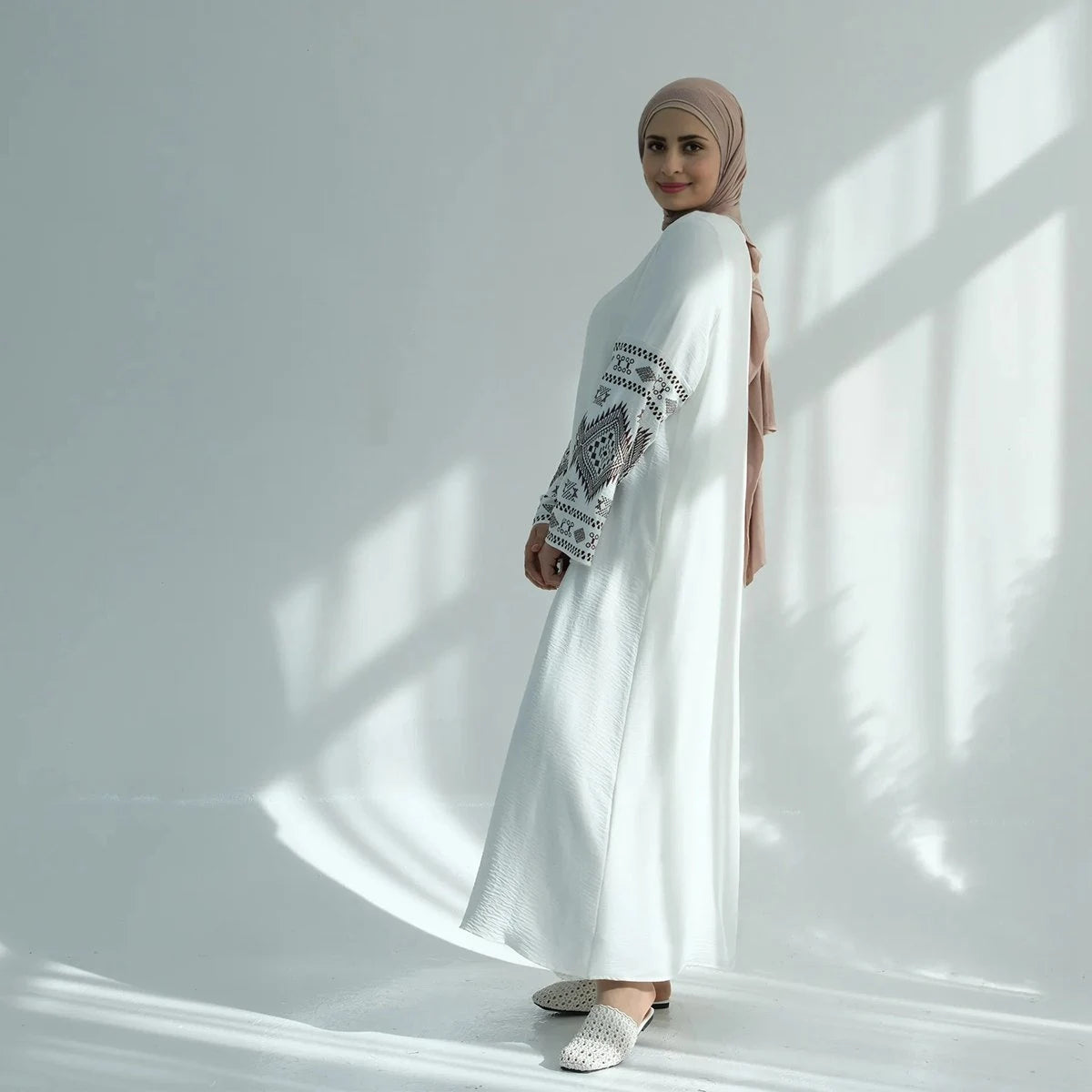 Elegant Embroidery Cardigan Open Abaya Dress #24915 - Perfect for Ramadan, Eid, and Special Occasions