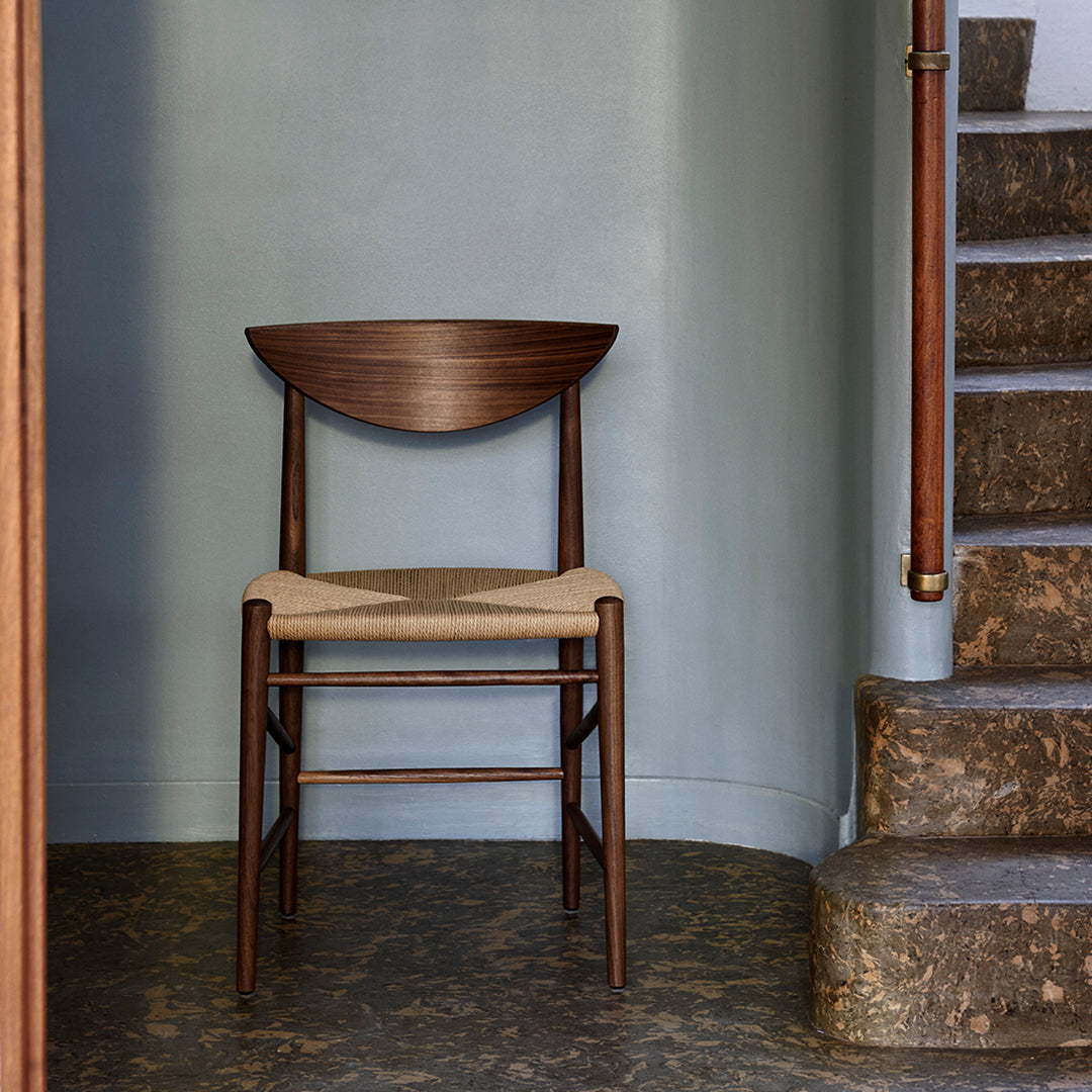 Modern HM3 Dining Chair - Elegant Wooden Seat for Kitchen, Dining Room & Office - Perfect for Home Decor & Entertaining Guests