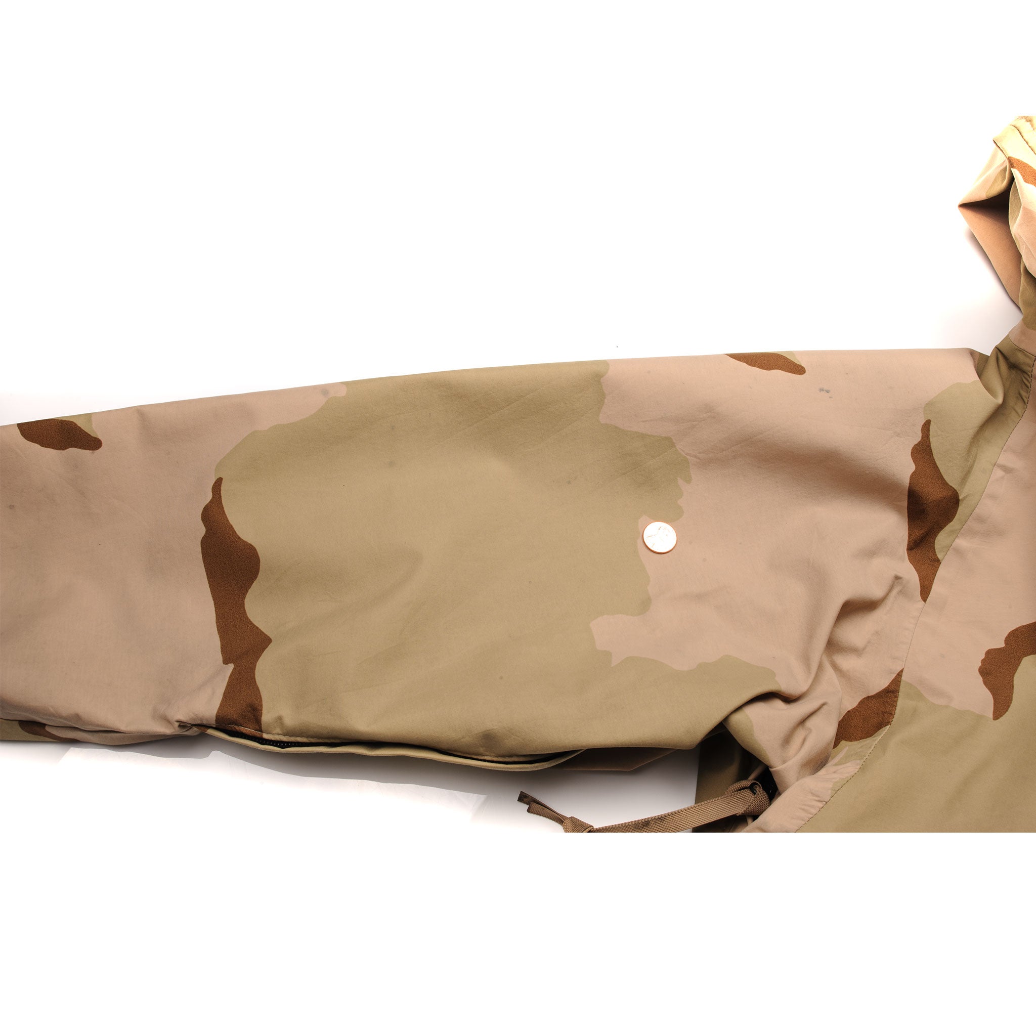 US Army Cold Weather Parka - Desert Camouflage Jacket (2001 Issue, Size Large Regular) | Military Outerwear for Harsh Conditions & Outdoor Adventures