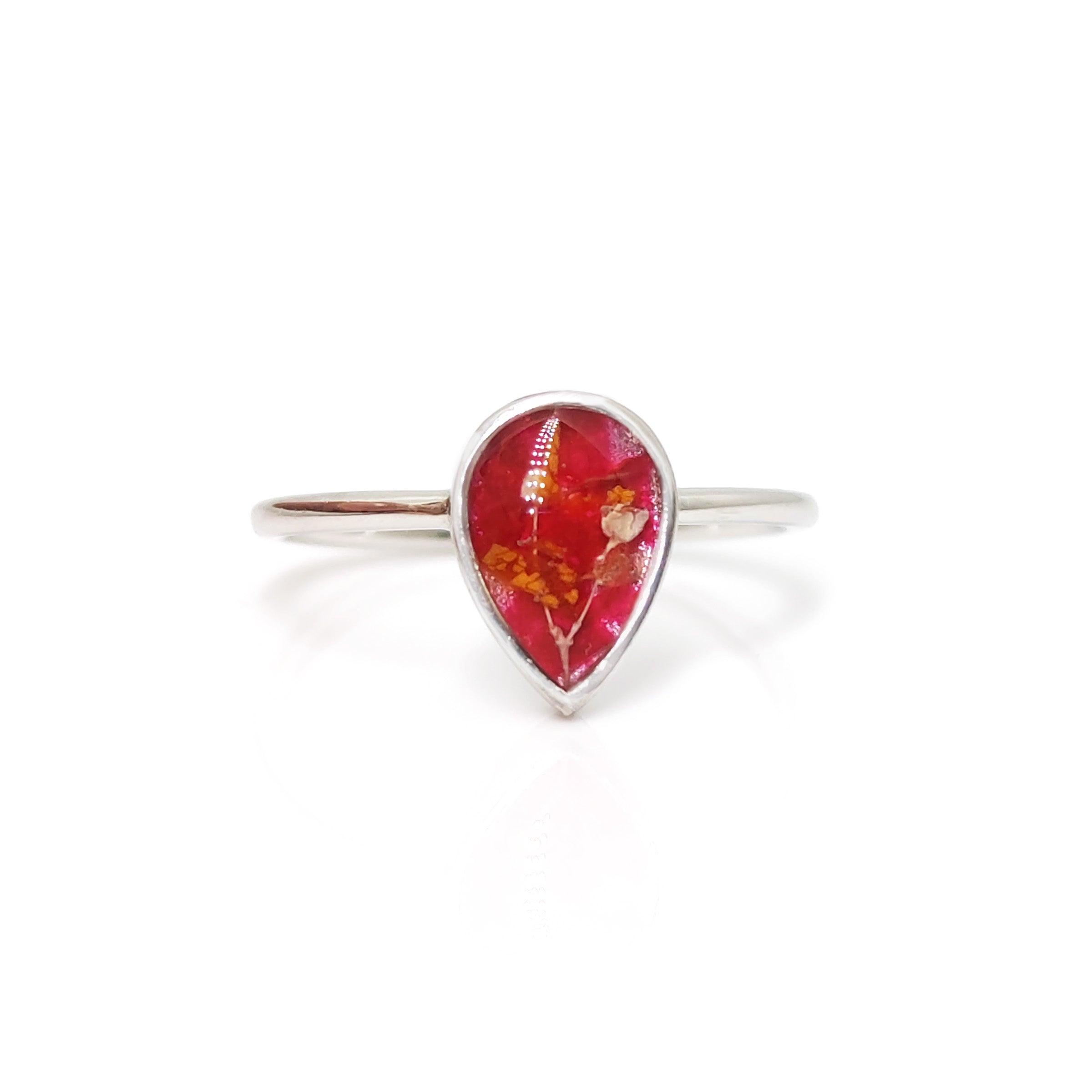 Solid Gold Teardrop Ring with Dried Wedding or Funeral Flowers - Elegant Memorial Jewelry for Remembrance and Special Occasions