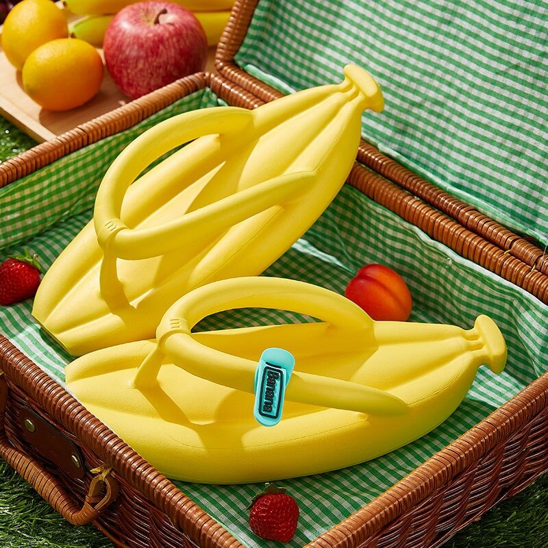 Banana Print Flip Flops for Women & Men - Thick Sole Non-Slip Platform Sandals - Summer Beach Slippers for Couples, Bathroom & Pool Shoes