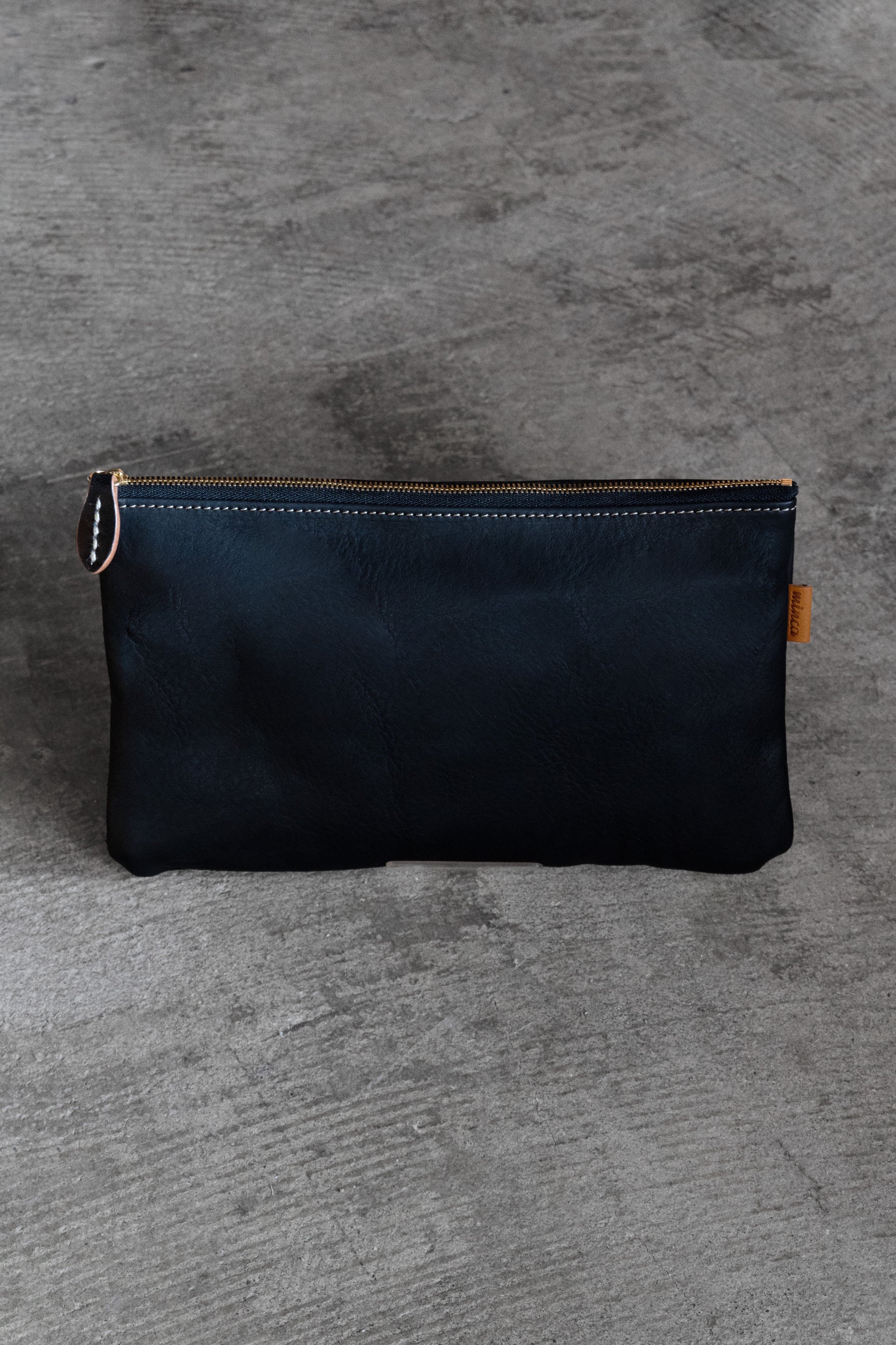 Premium Tochigi Leather Crossbody Bag - Handcrafted in Japan - Stylish Messenger Bag for Women & Men - Perfect for Travel, Work & Everyday Use