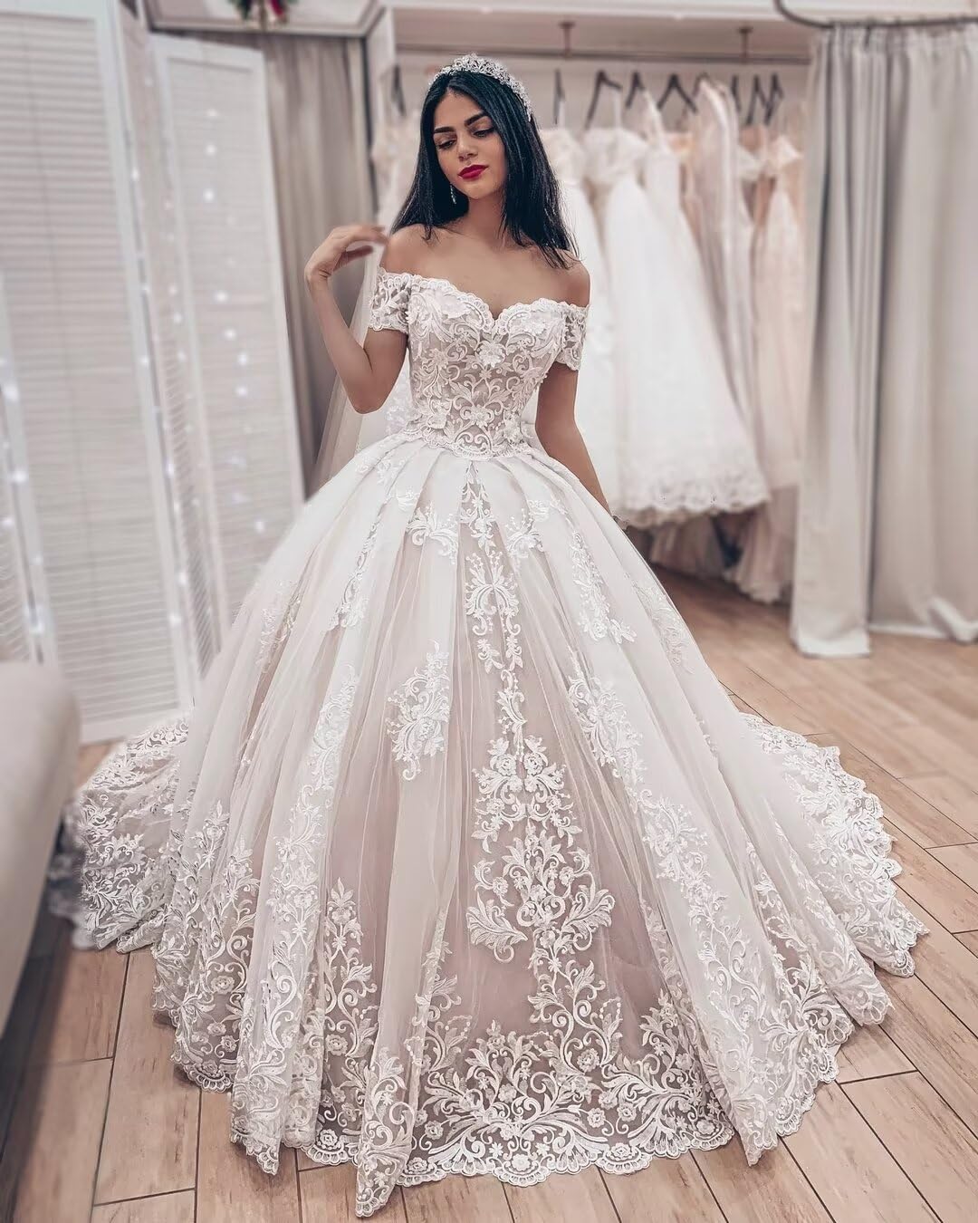 Elegant Off-The-Shoulder Wedding Dress for Bride - Princess A-Line Lace Bridal Gown with Sweetheart Neckline & Tulle Skirt | Perfect for Beach, Church, and Formal Wedding Ceremonies