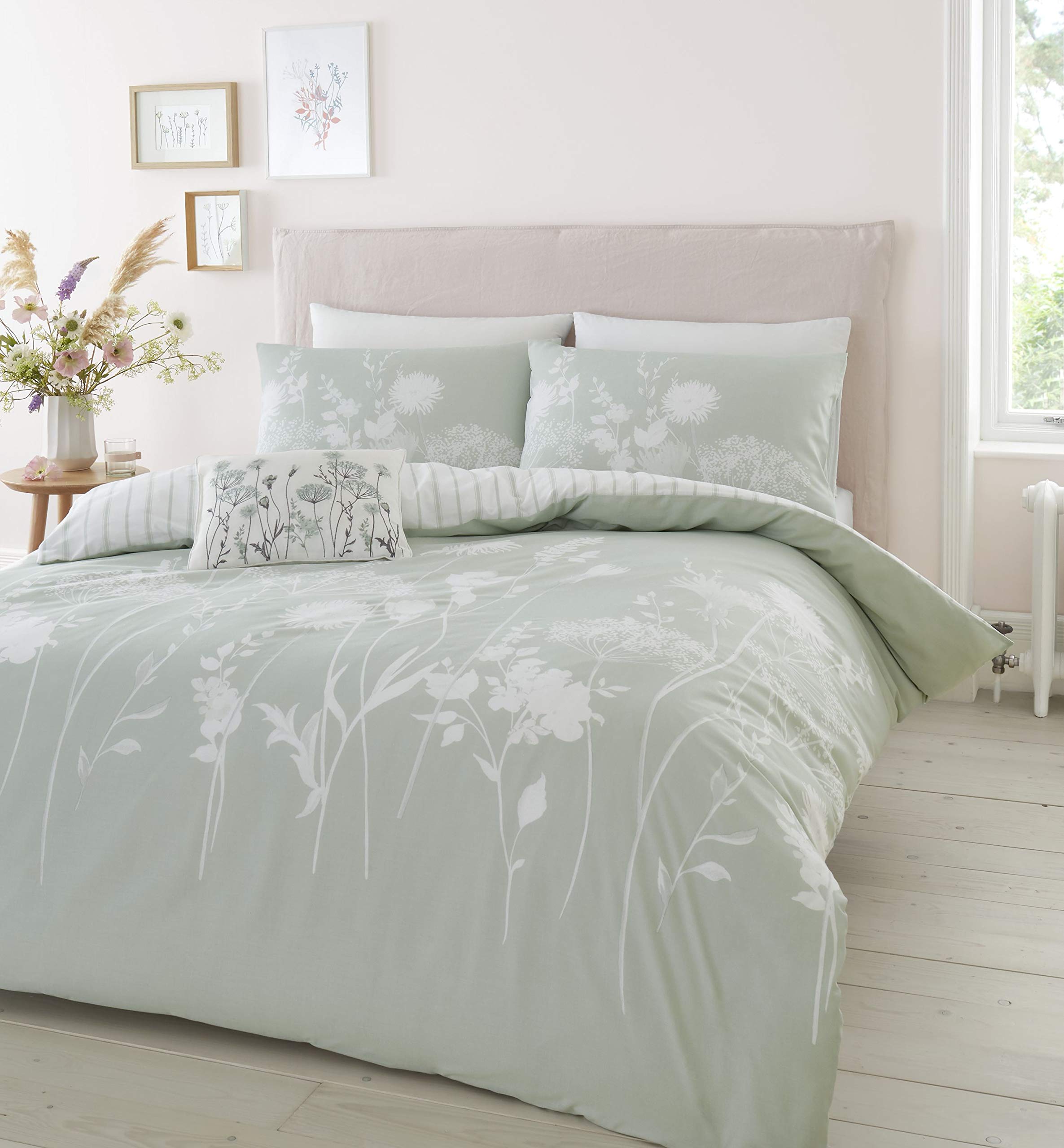 Catherine Lansfield Meadowsweet Floral Reversible King Size Duvet Cover Set with Pillowcases - Green Botanical Print Bedding for Master Bedroom & Guest Room Decor