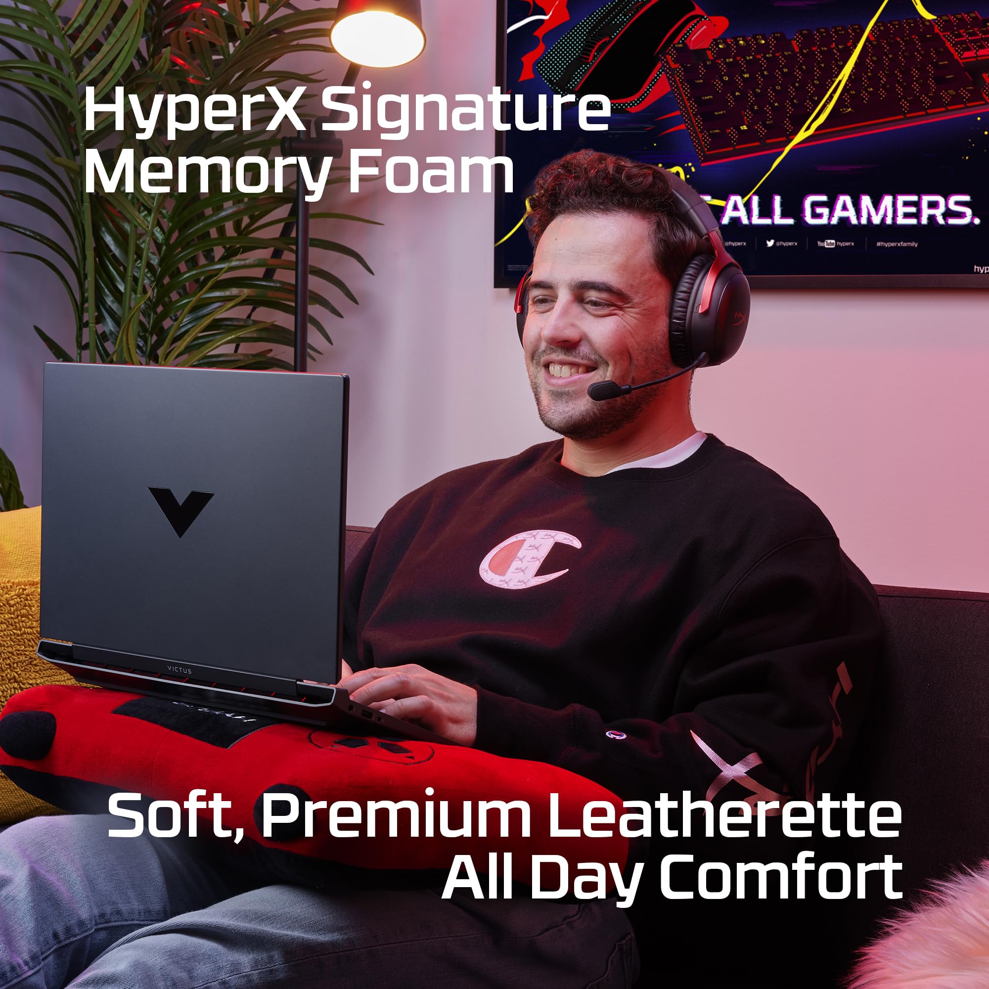 HyperX Cloud III Wireless Gaming Headset with Pulsefire Haste Wireless Gaming Mouse Combo - Premium PC & Console Gaming Headphones & Ergonomic Mouse for Esports, Streaming & Online Meetings