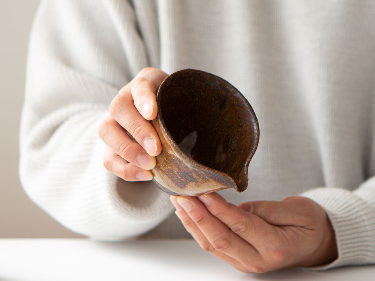Shino Server Var. 2 - Premium Handcrafted Japanese Ceramic Tea Bowl for Matcha & Traditional Tea Ceremonies | Perfect for Zen Meditation, Tea Lovers & Japanese Culture Enthusiasts